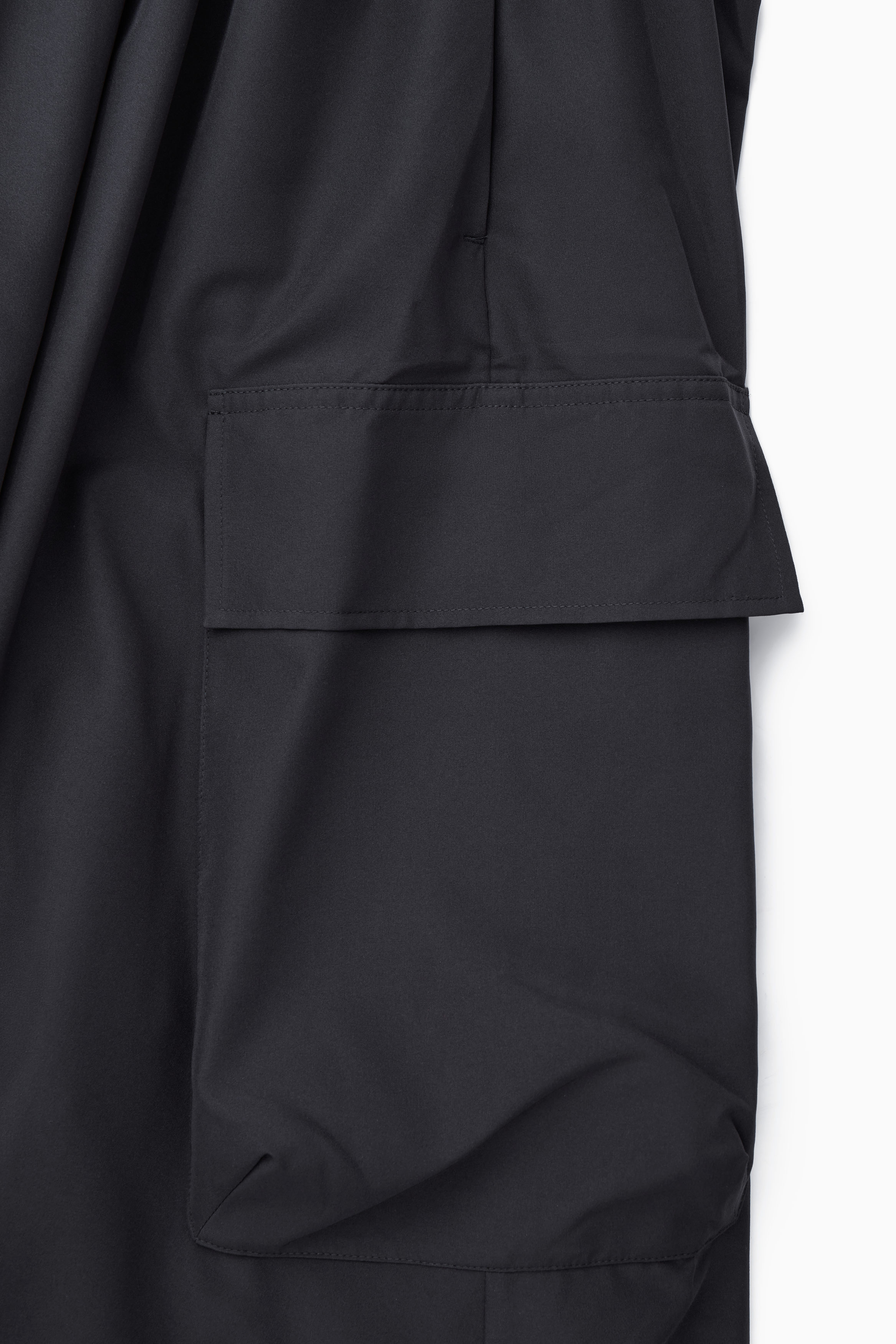 UTILITY MAXI SKIRT - BLACK | COS US