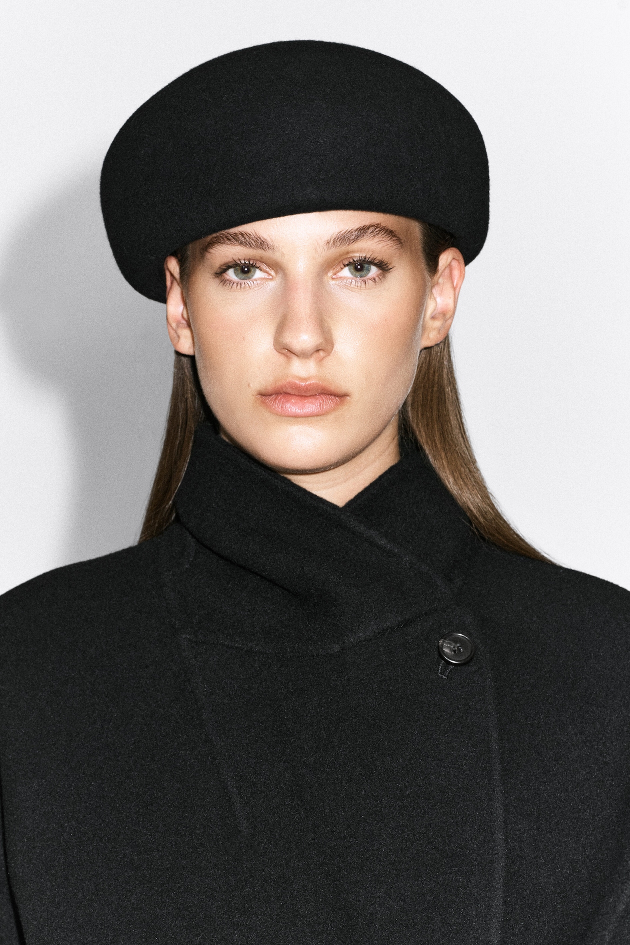 SCULPTED WOOL BERET — BLACK