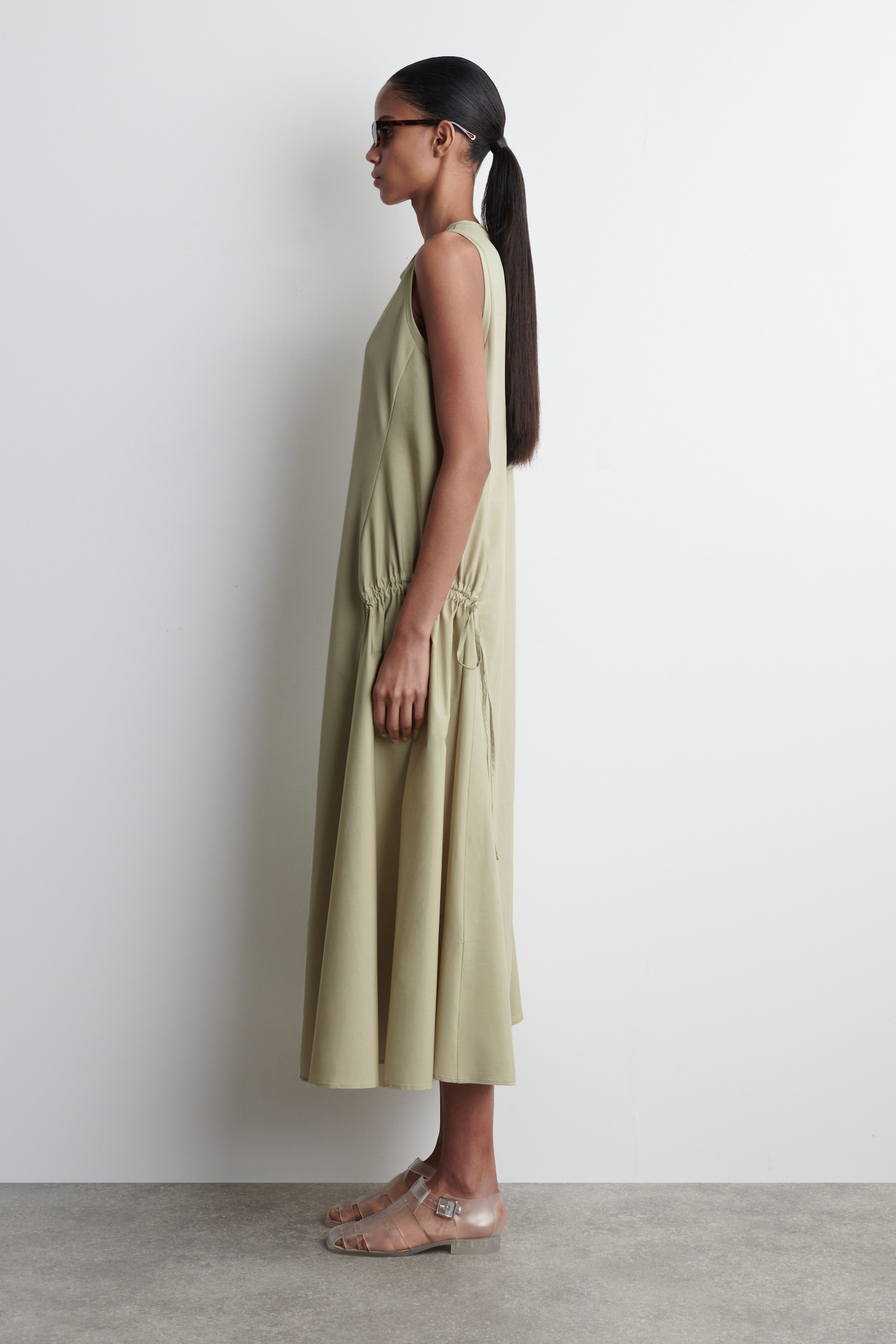 VESTIDO MIDI CON PANELES FRUNCIDOS - PISTACHO/NEGRO - 5