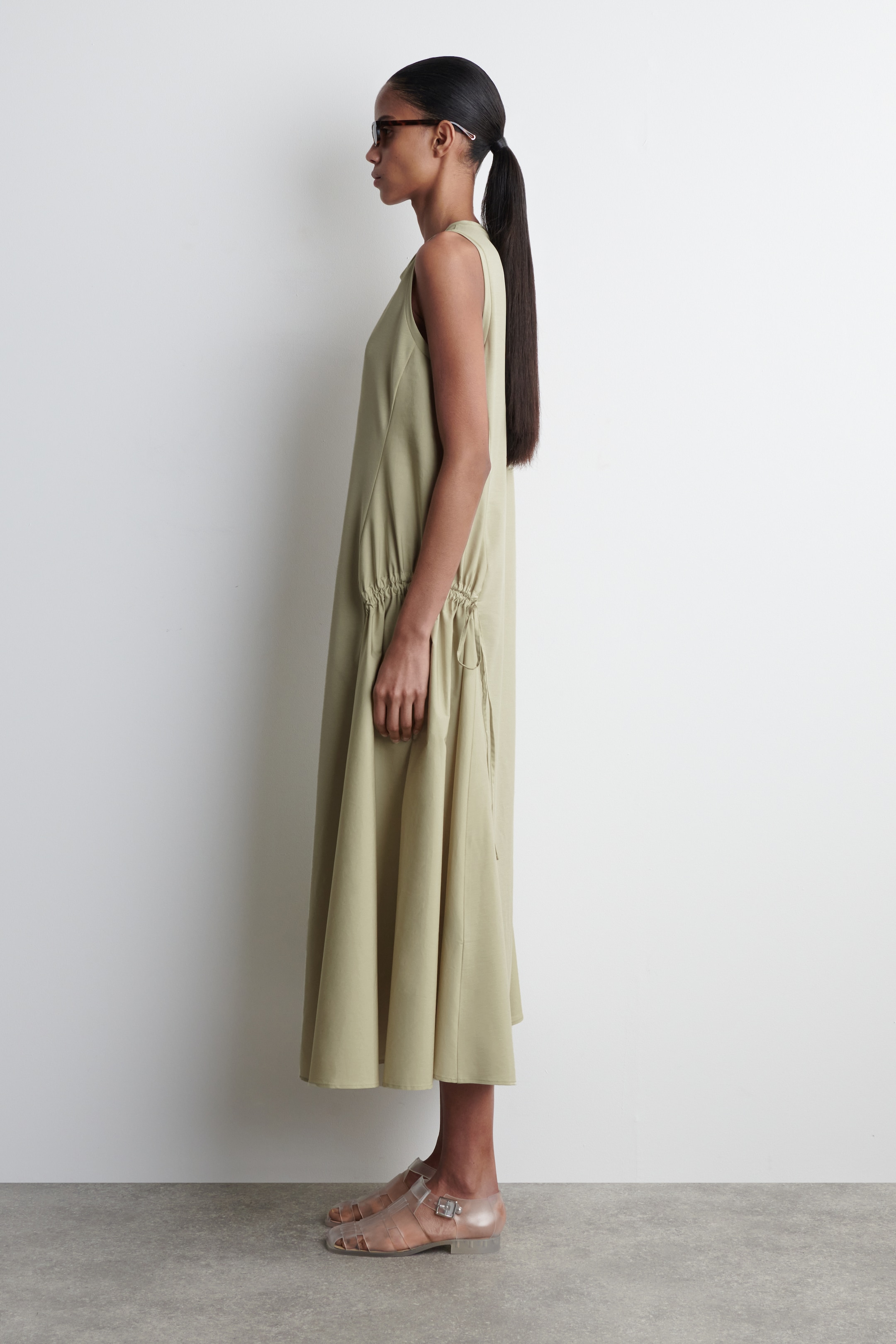Ver imagen más grande: VESTIDO MIDI CON PANELES FRUNCIDOS - PISTACHO - MUJER | H&M ES 4