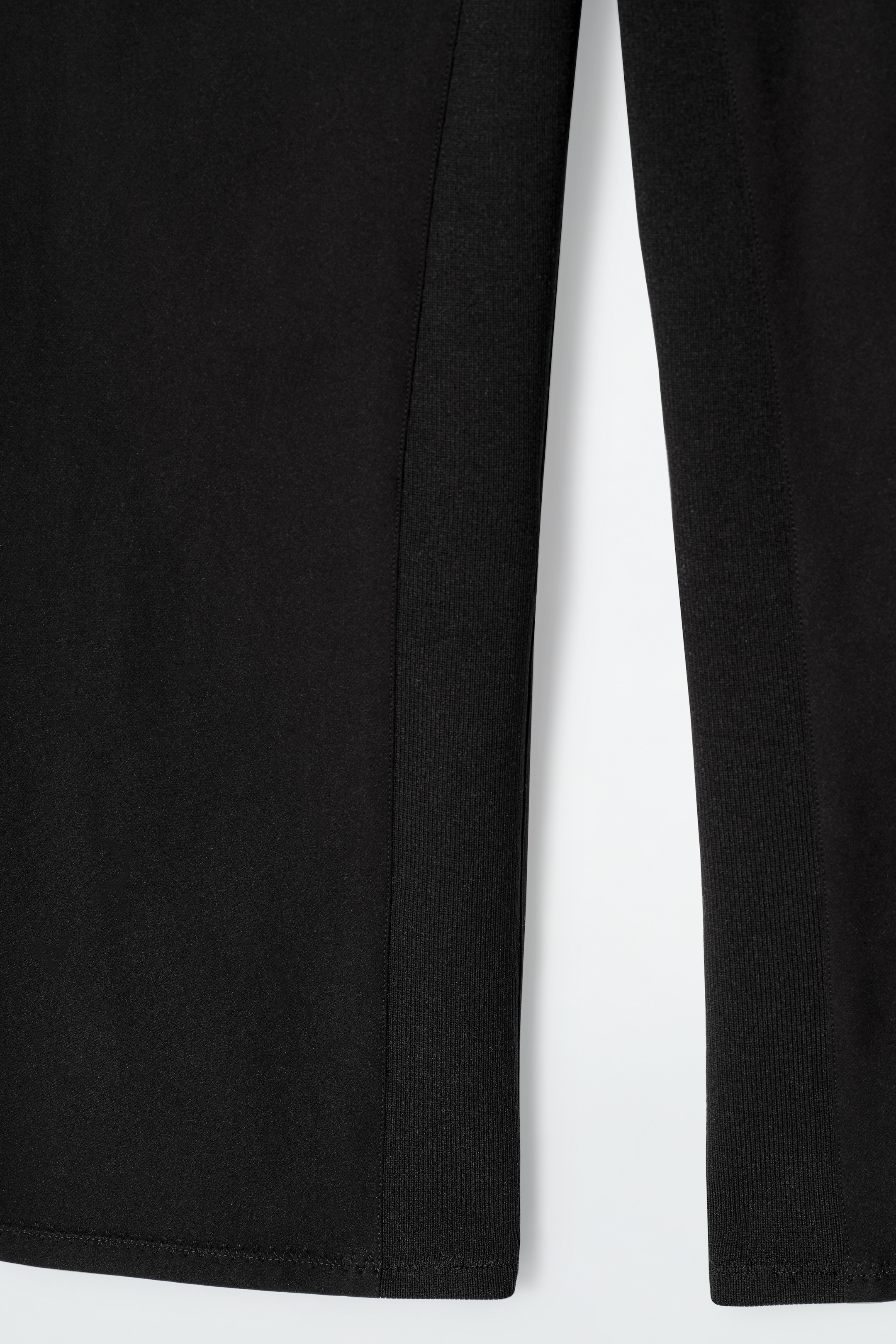 Zobraziť väčší obrázok: ÚZKE KAPRI NOHAVICE - Čierna - ŽENY | H&M SK 7