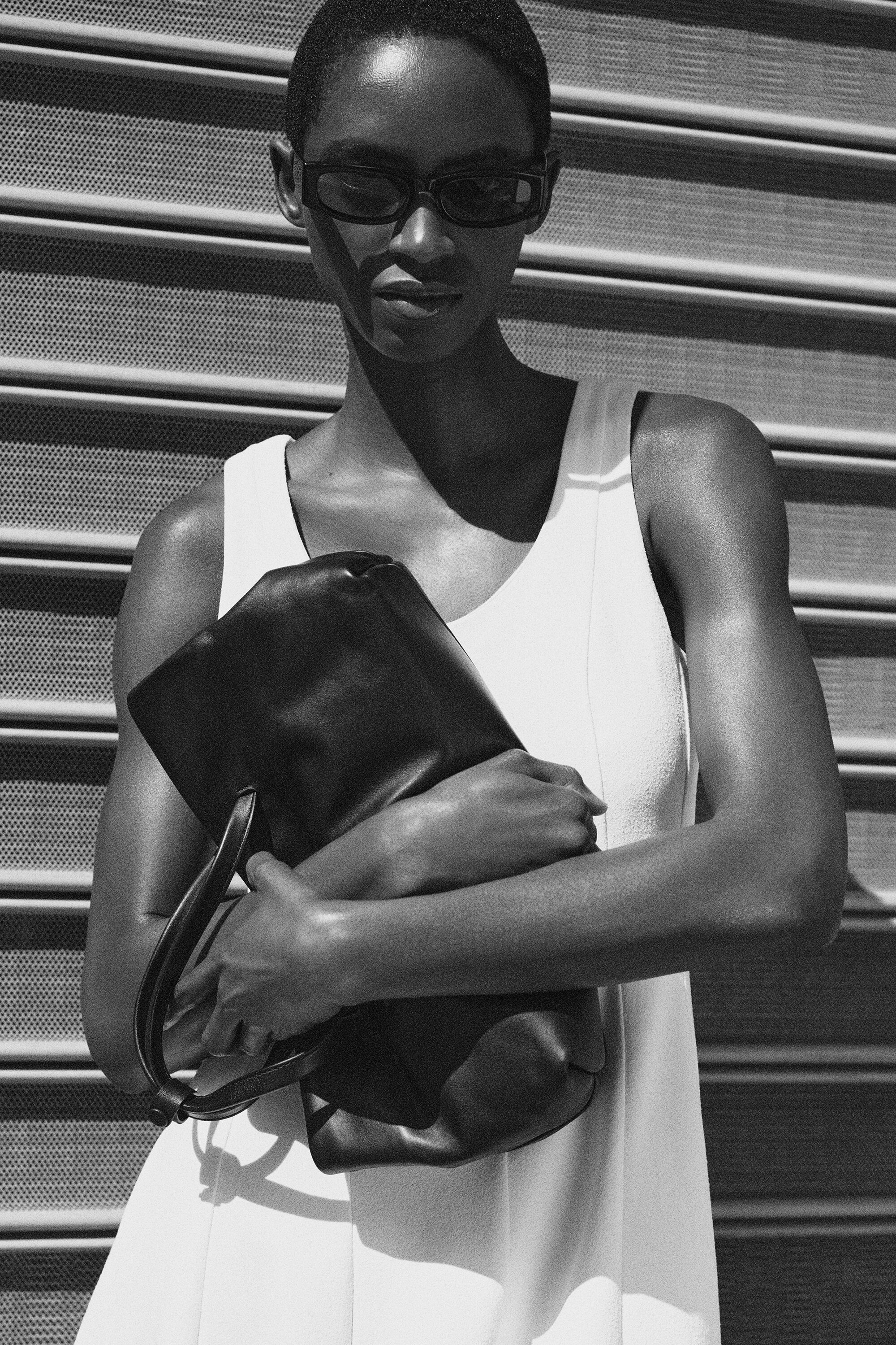 BATEAU TOTE BAG - LEATHER - BLACK | COS US