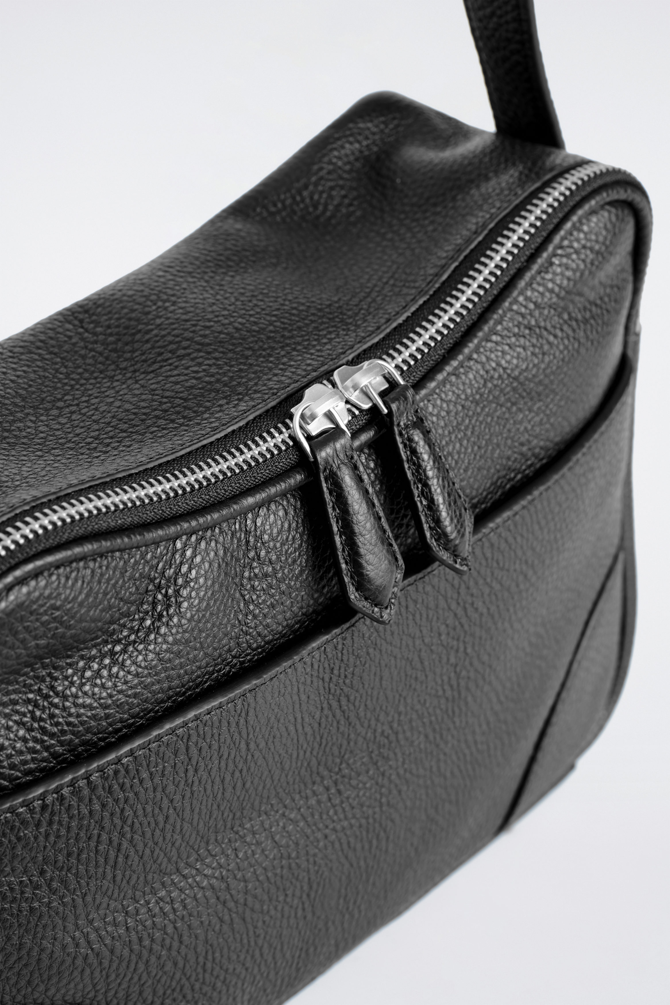 CLASSIC CROSSBODY BAG - LEATHER - BLACK | COS US