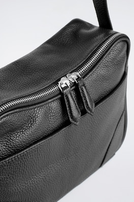 CLASSIC CROSSBODY BAG - LEATHER — BLACK 4