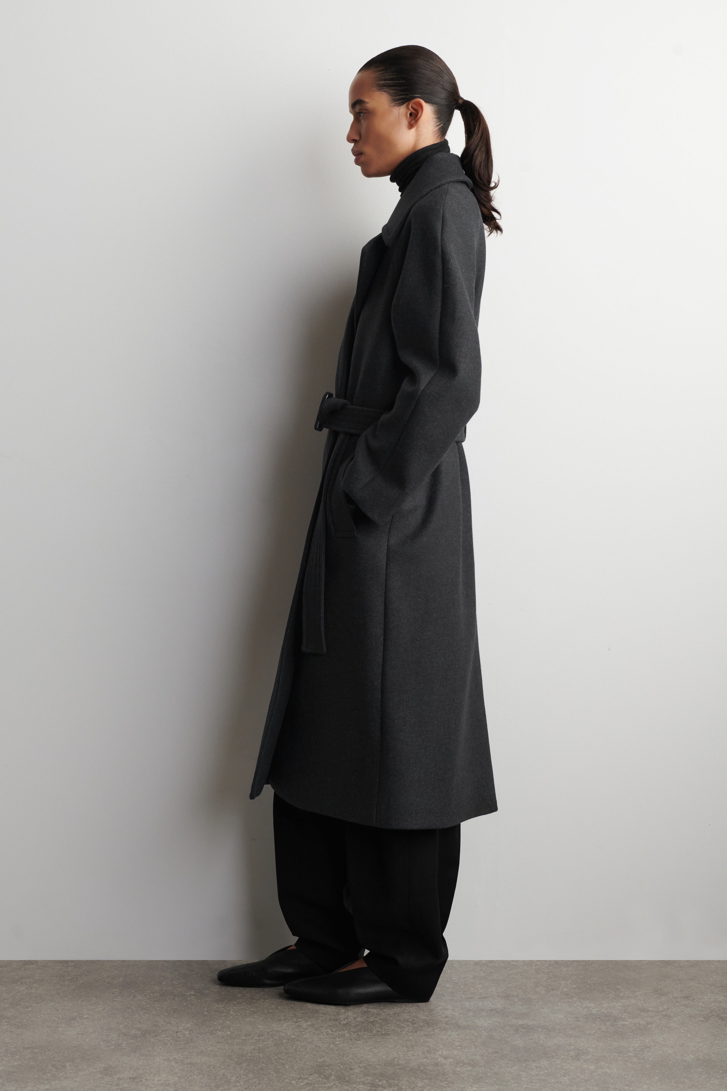 TAILORED BELTED WOOL-TWILL COAT - CHARCOAL | COS US