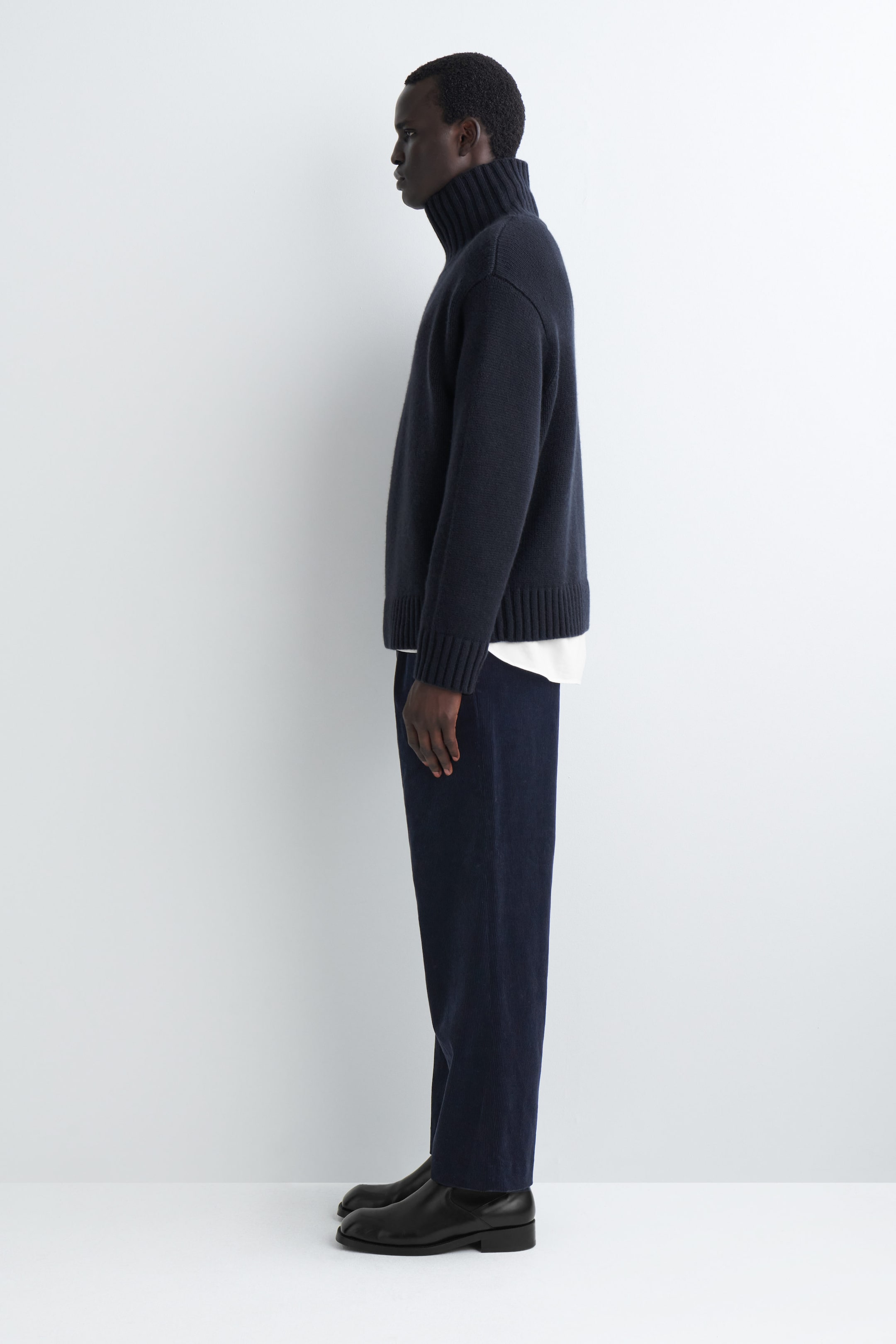 PLEATED CORDUROY STRAIGHT-LEG PANTS