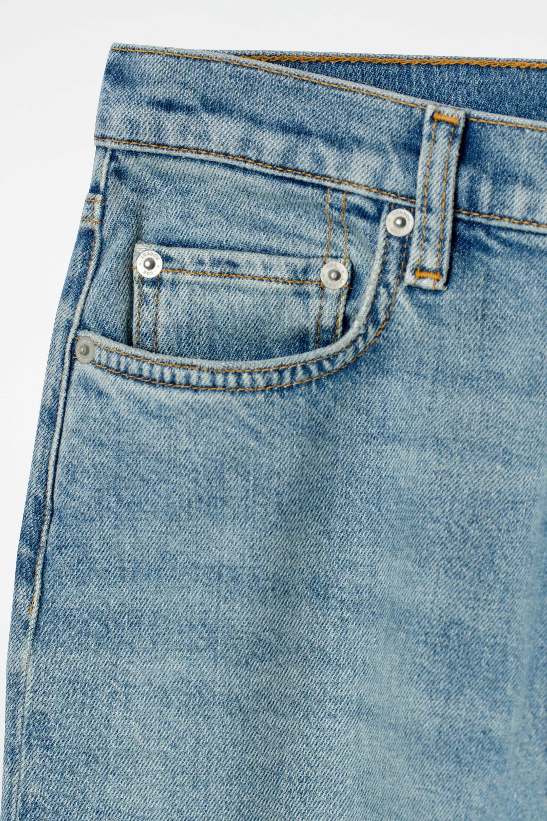 Visa större bild: FLUTE JEANS MED FIGURNÄRA BEN - LJUSBLÅ - DAM | H&M SE 6