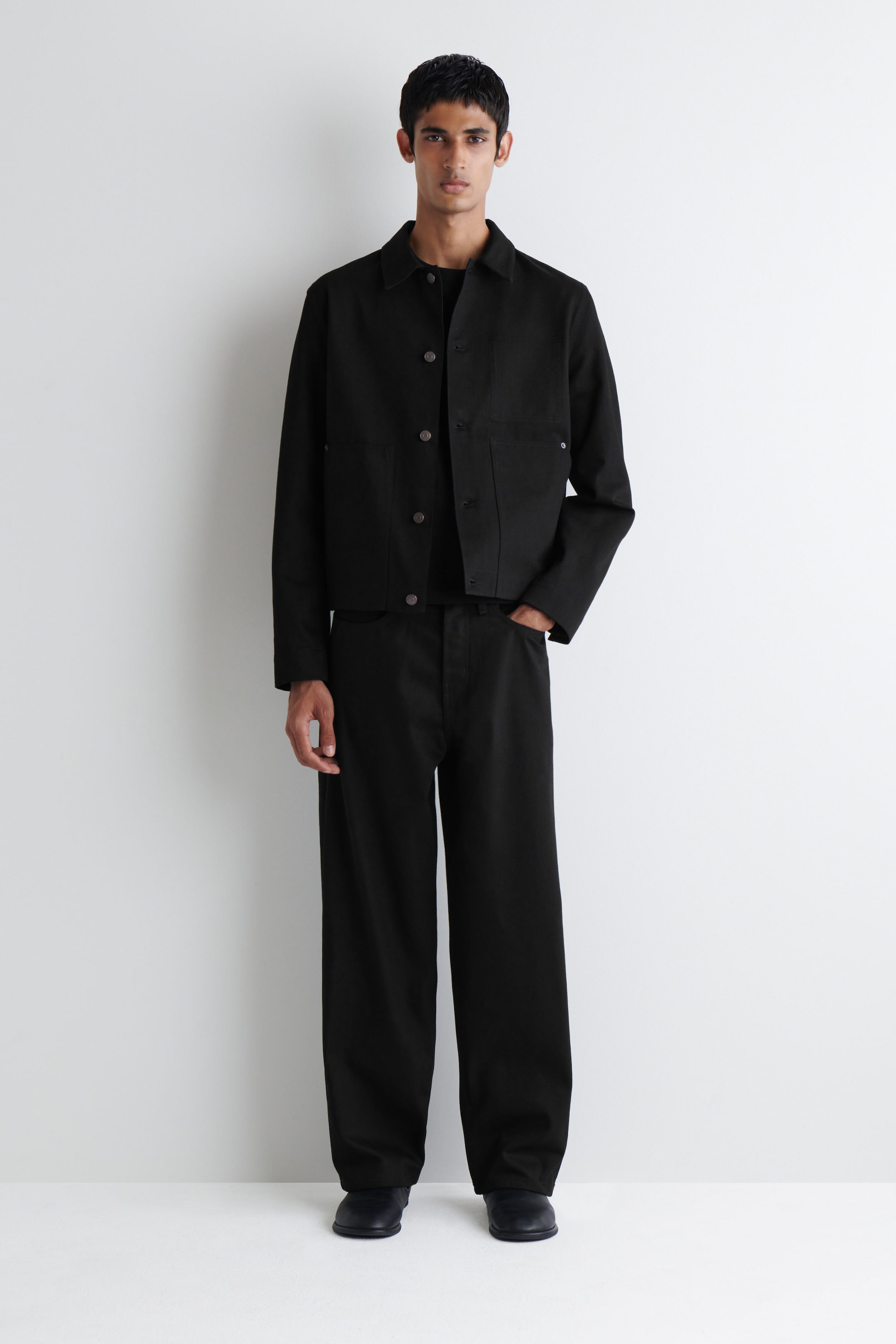 RIDER RAW SELVEDGE-JEANS MIT GERADEM BEIN