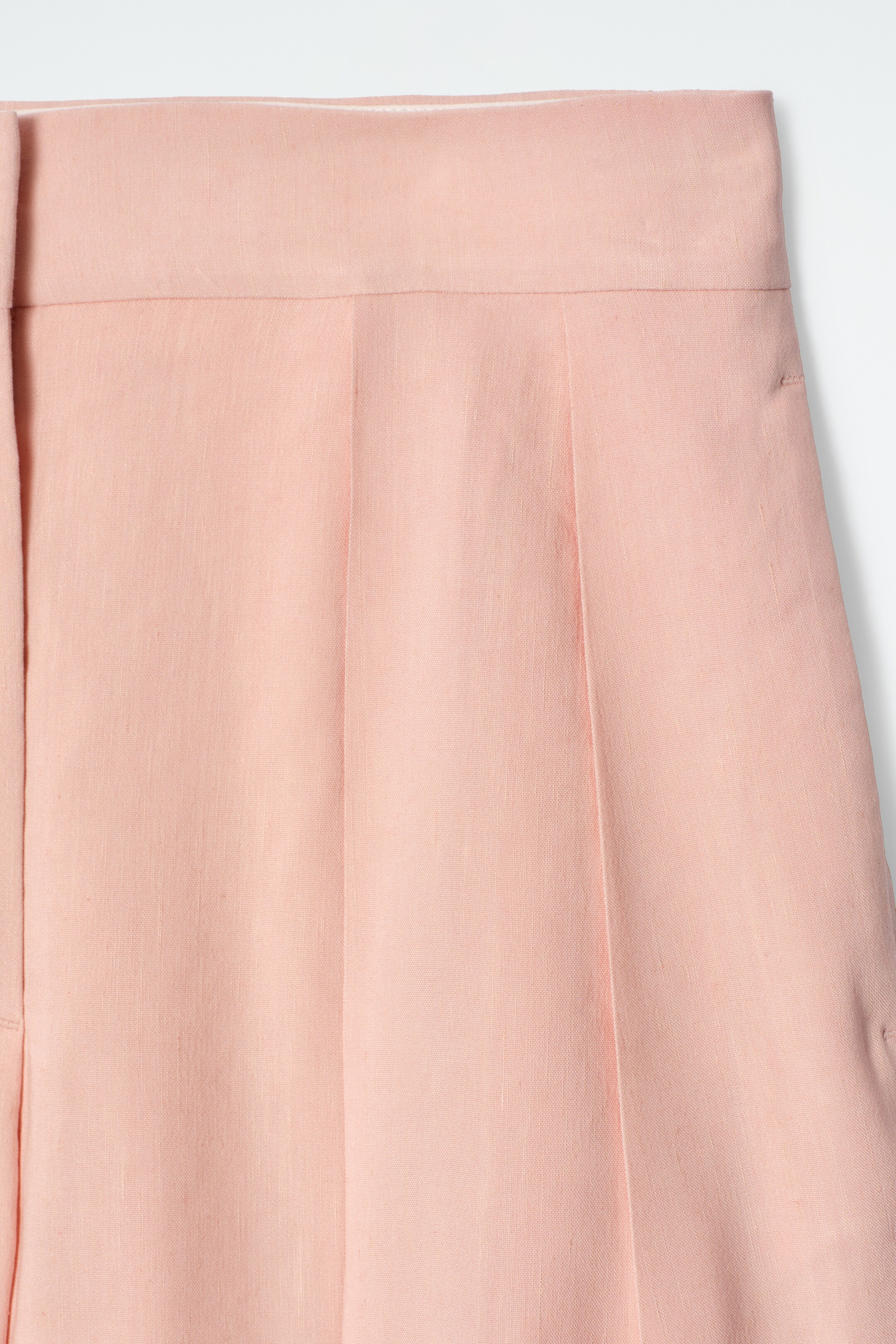 Visualizza immagine più grande: SHORTS LUNGHI IN LINO CON PIEGHE - ALBICOCCA - DONNA | H&M IT 8