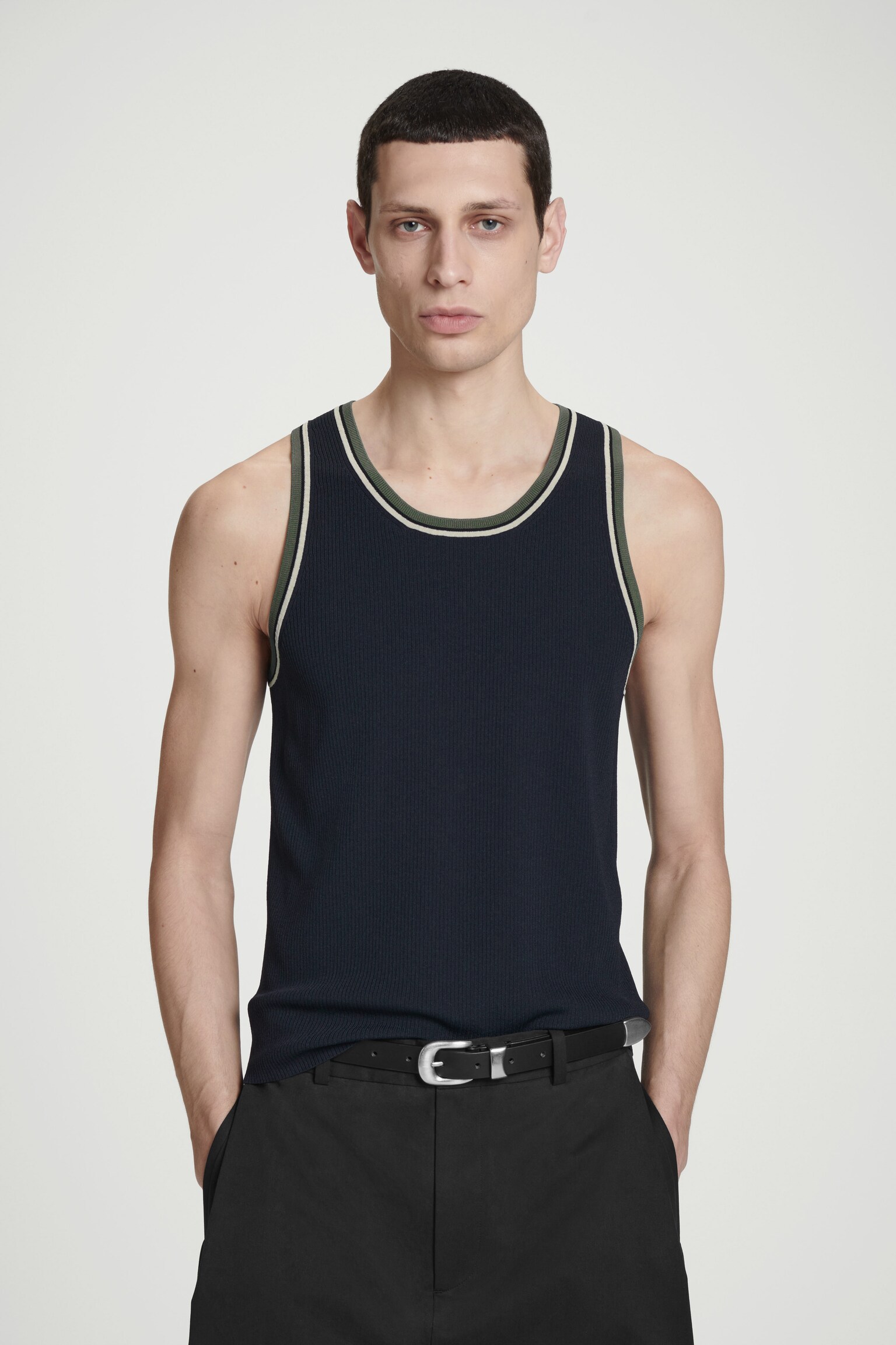 CAMISETA DE CANALÉ CON RIBETE EN CONTRASTE - AZUL MARINO/BLANCO - 1