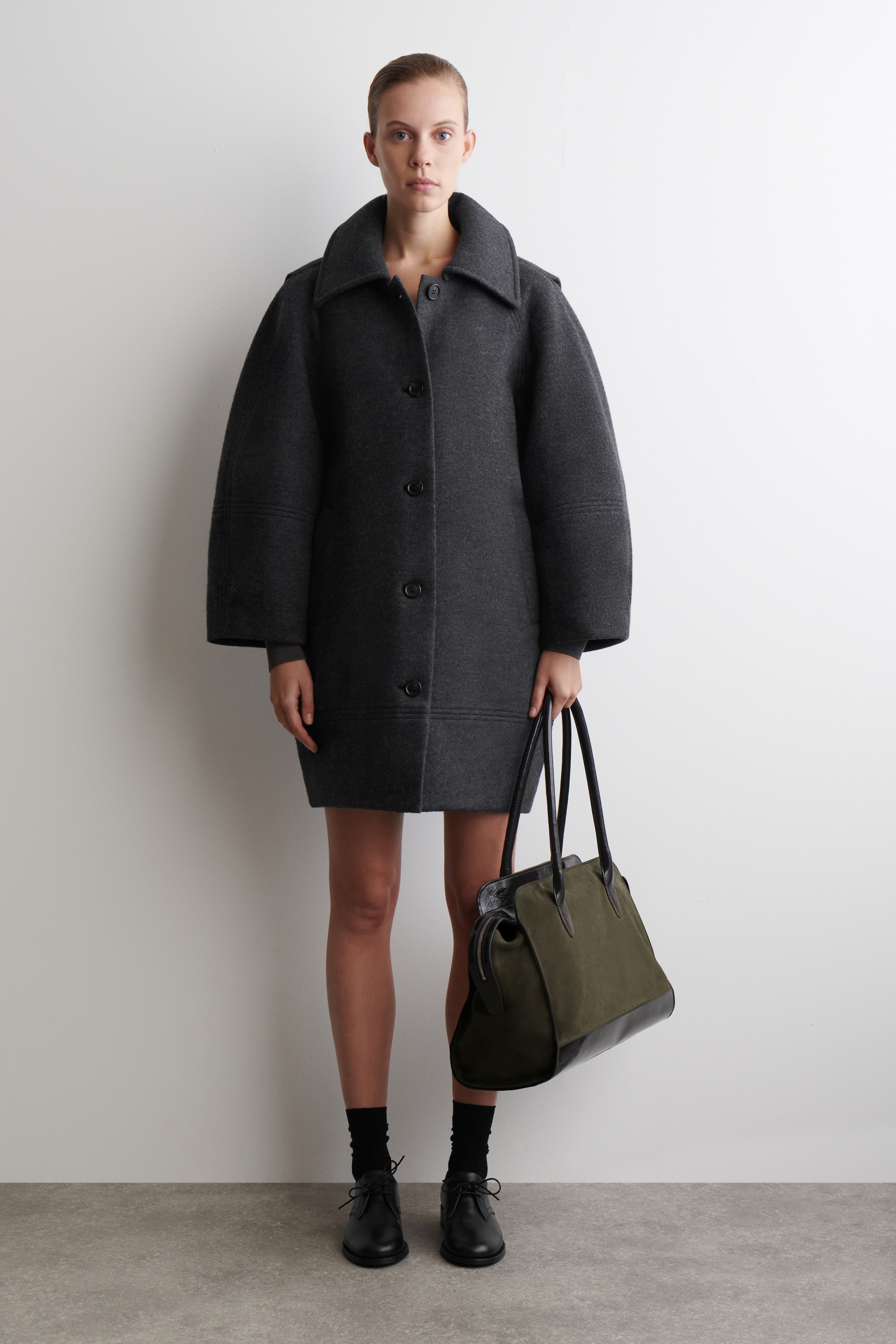 Ingrandisci l'immagine: SCULPTED WOOL-BLEND COAT - DARK-GREY MÉLANGE - DONNA | H&M CH 1