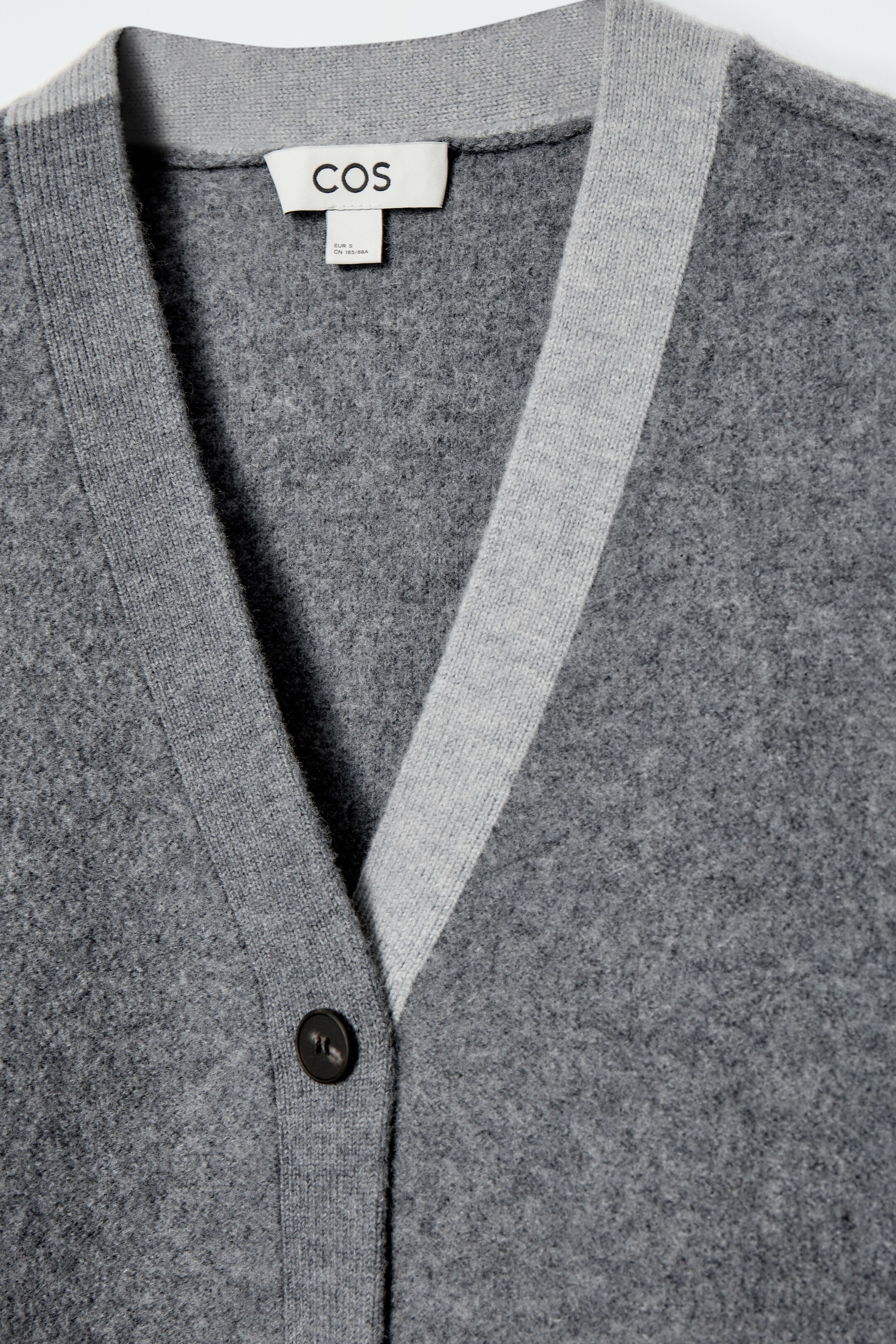 Agrandir l'image: CARDIGAN À ENCOLURE EN V EN LAINE COLOUR-BLOCK - GRIS - FEMME | H&M CH 8