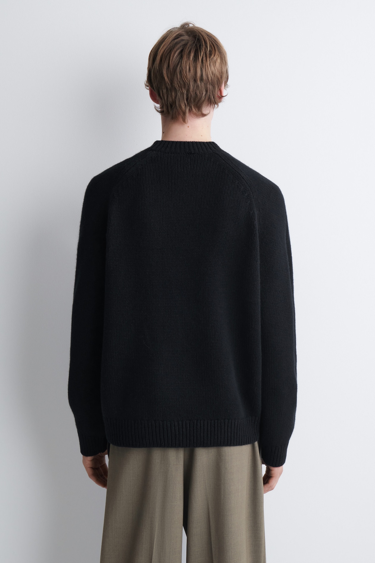 CHUNKY CASHMERE SWEATER — BLACK