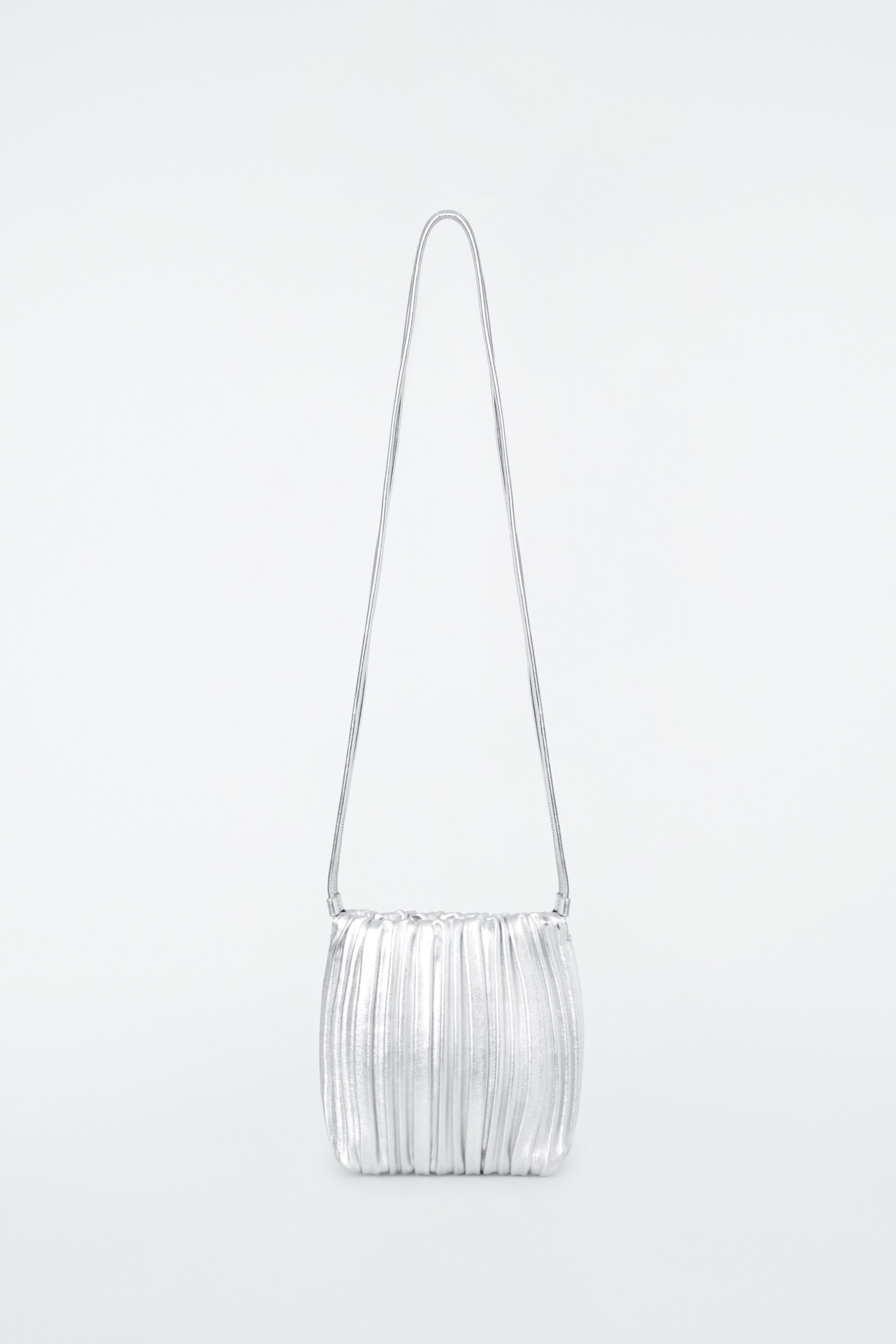 View larger image: SCALLOP CROSSBODY BAG - LEATHER - SILVER - Ladies | H&M GB 1