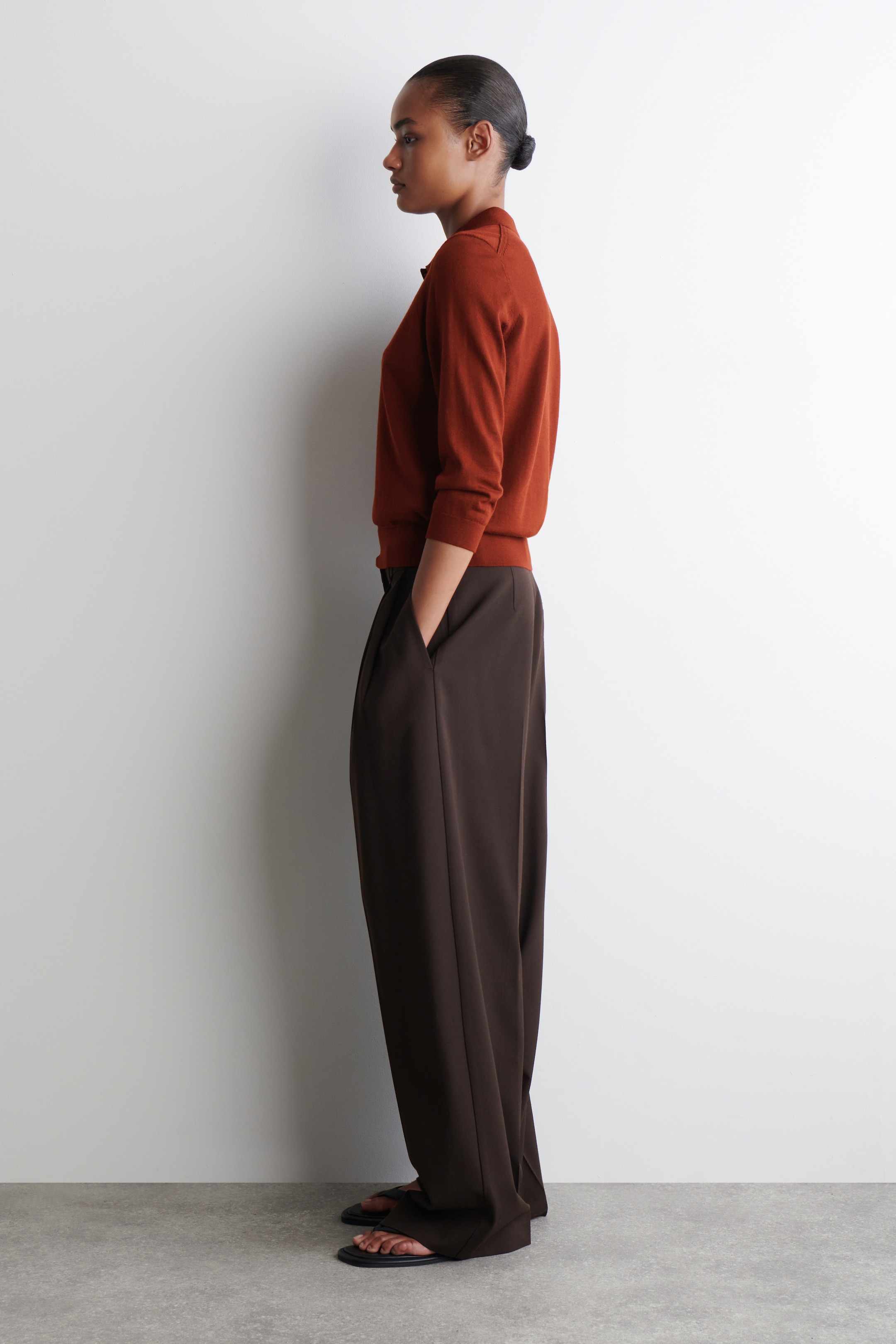 Visualizza immagine più grande: MAGLIONE STILE POLO IN LANA MERINO - RUGGINE - DONNA | H&M IT 4