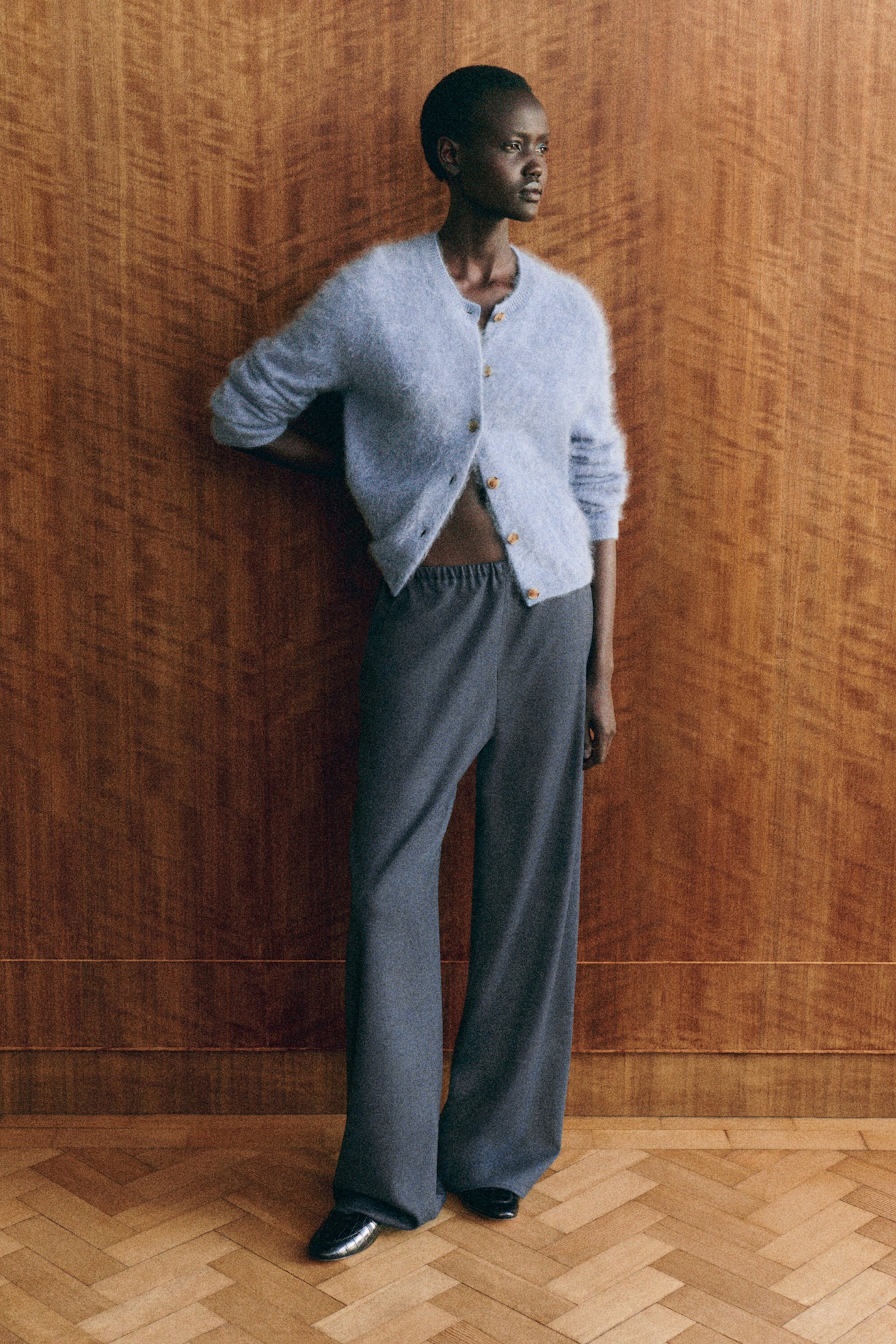 BRUSHED PURE CASHMERE CREW-NECK CARDIGAN — BLUE