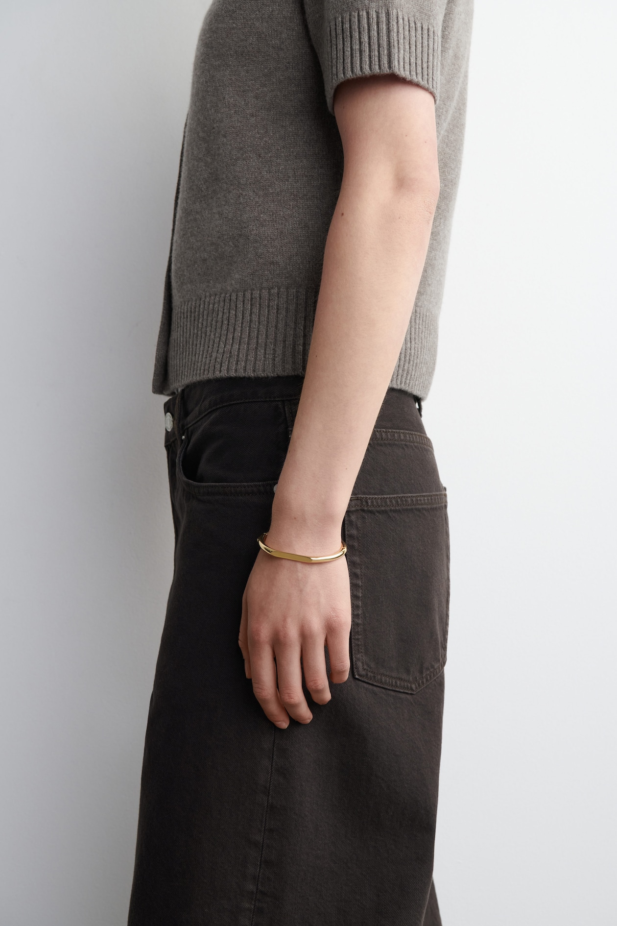 Como C Shape Bangle Gold main image 0
