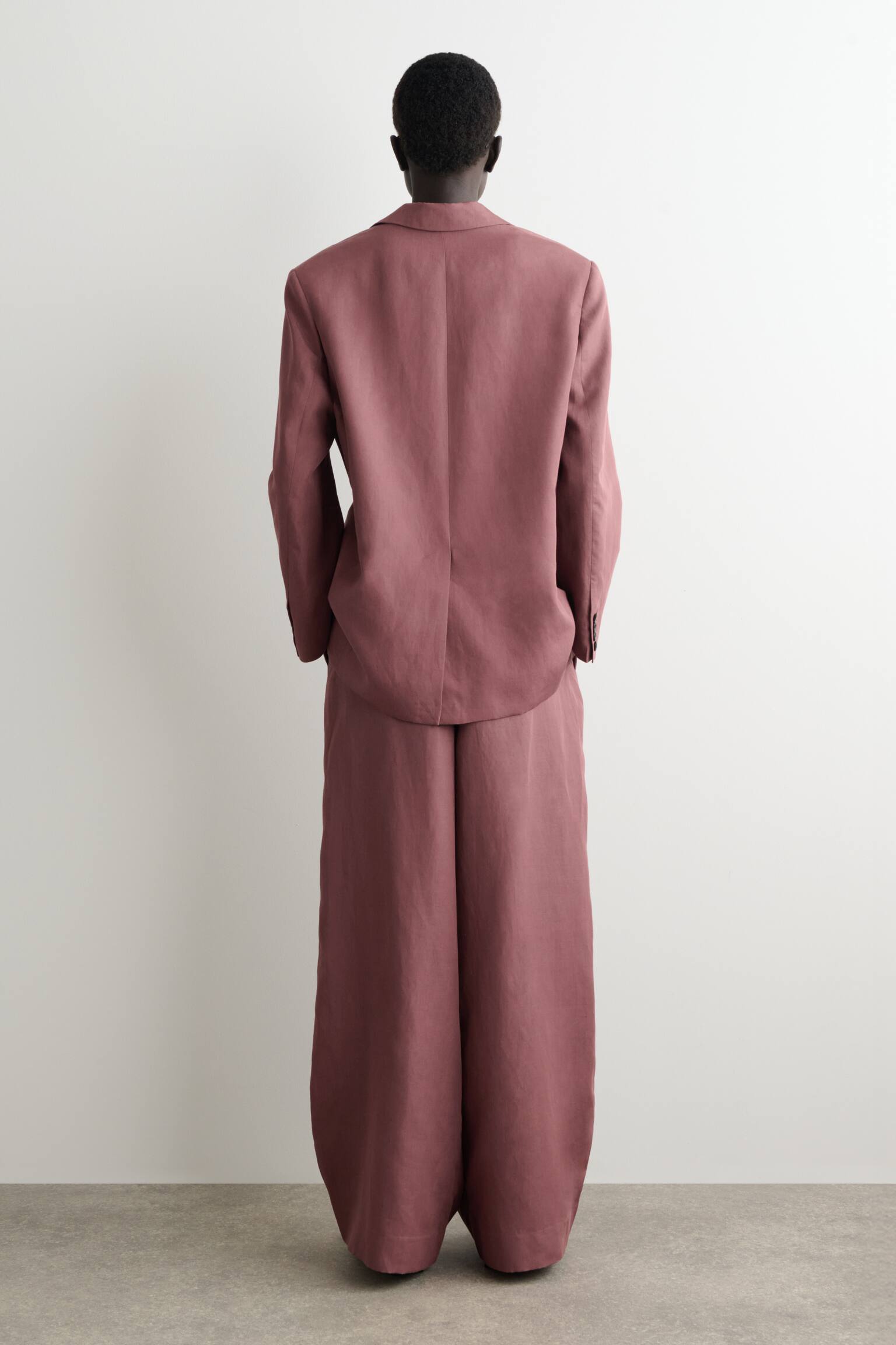 EINREIHIGER BLAZER AUS LEINEN-MIX-BRAUN - 3