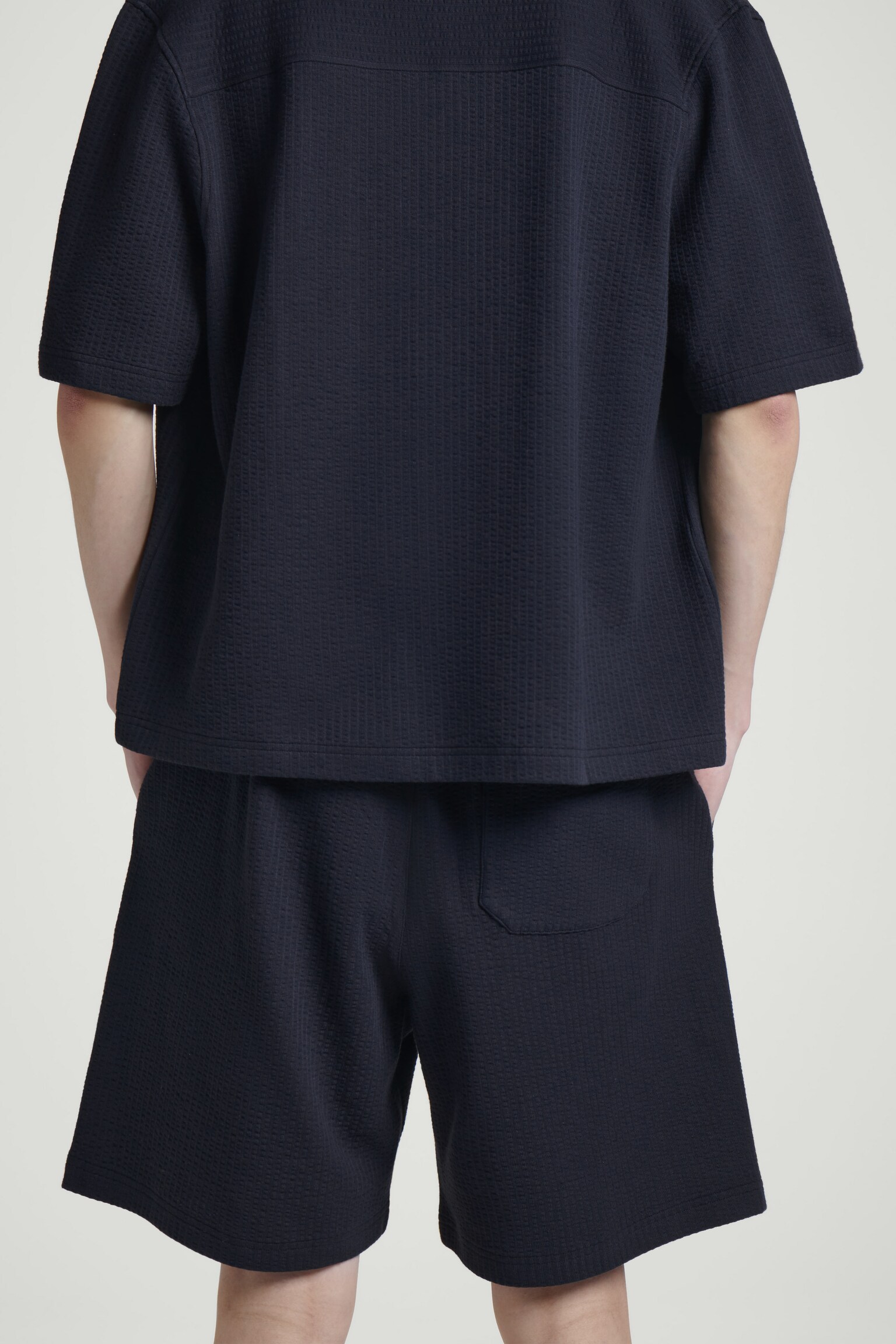 BERMUDAS SEERSUCKER CON AJUSTE DE CORDÓN - AZUL MARINO - 3