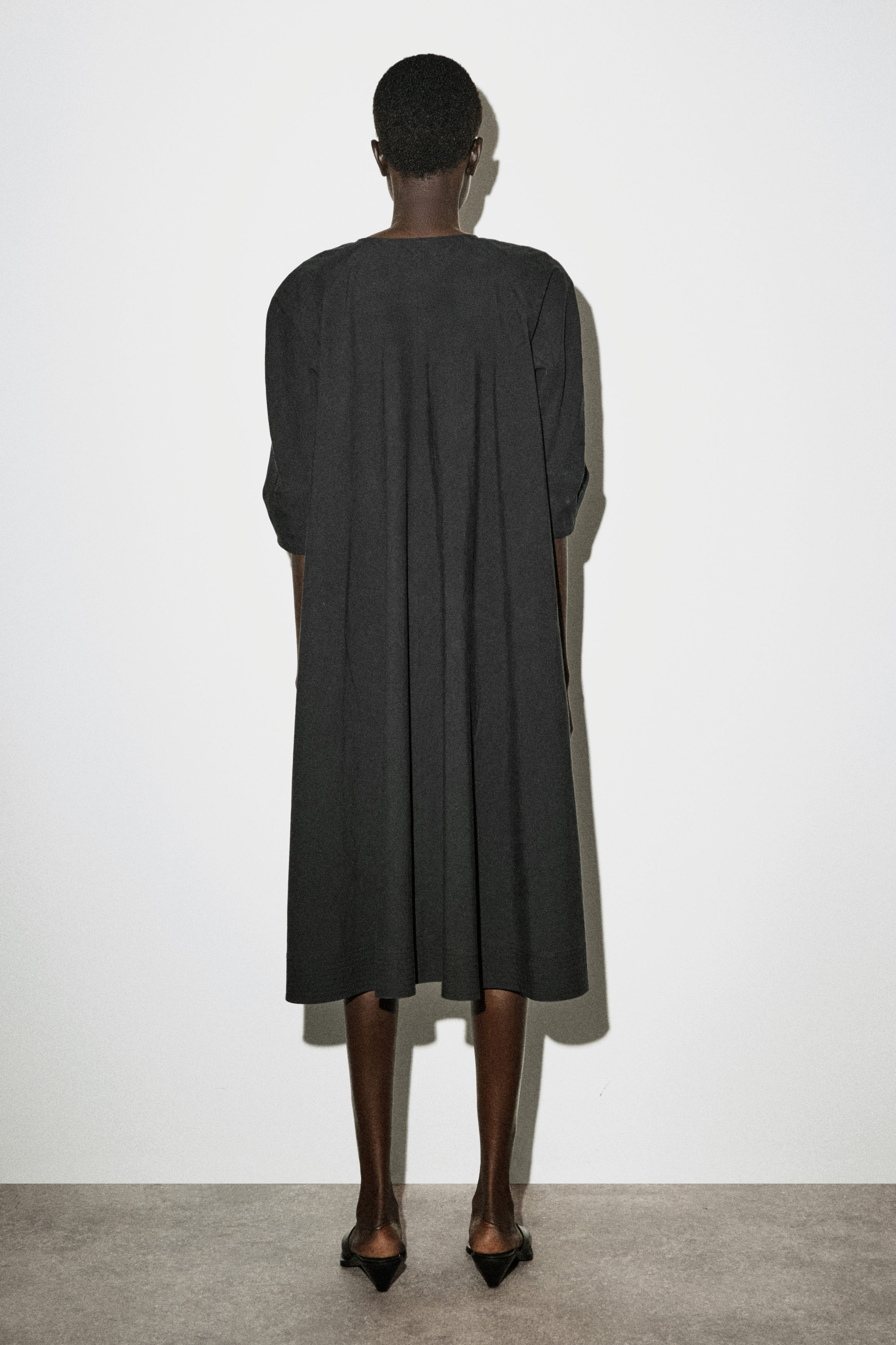 COS Women's Rounded V-Neck Midi Dress in Black | Cotton | Size: 4 COS Women's Rounded V-Neck Midi Dress in Black | Cotton | Size: 4