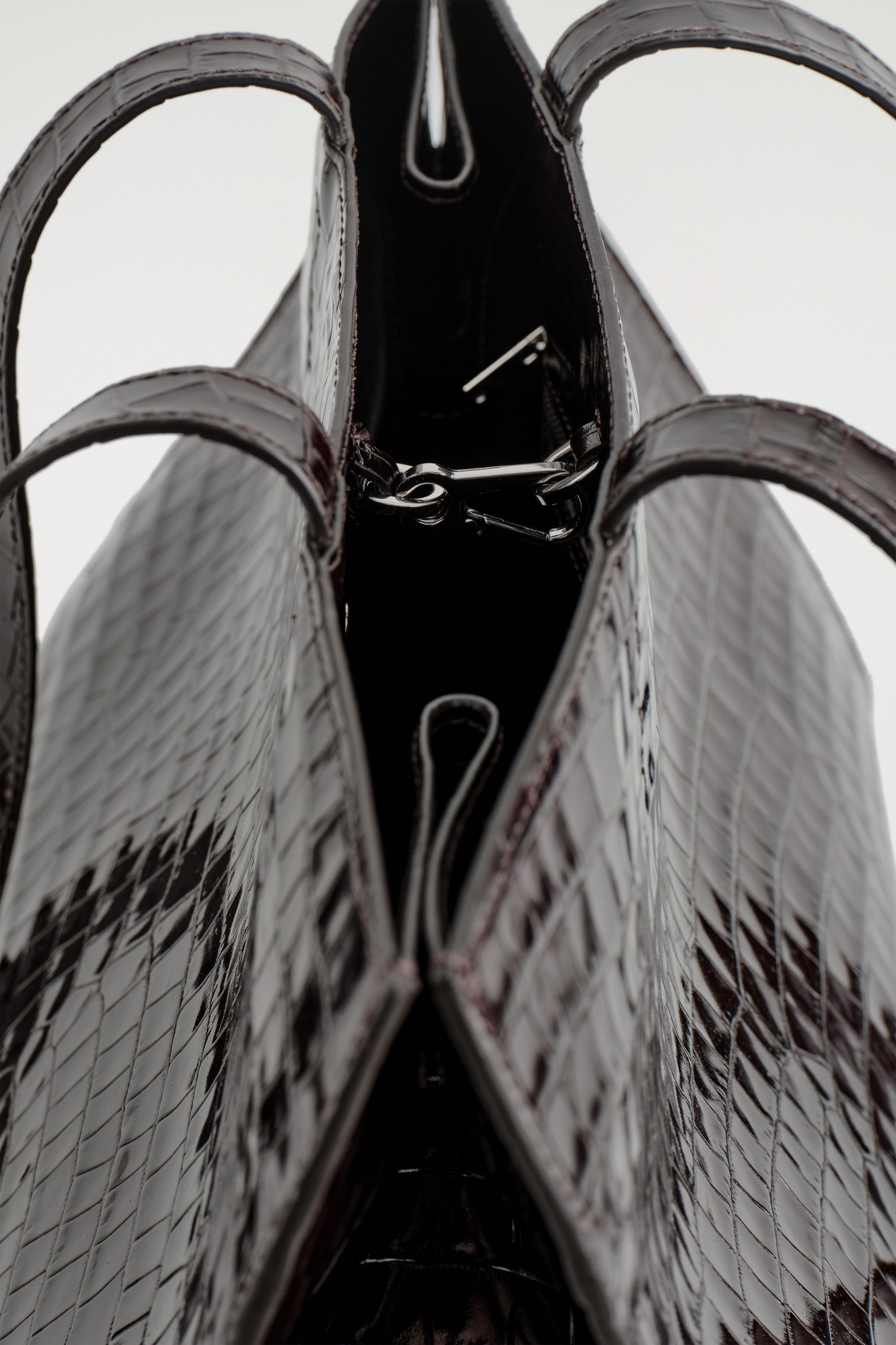 GALLERY TOTE BAG - CROC-EFFECT LEATHER