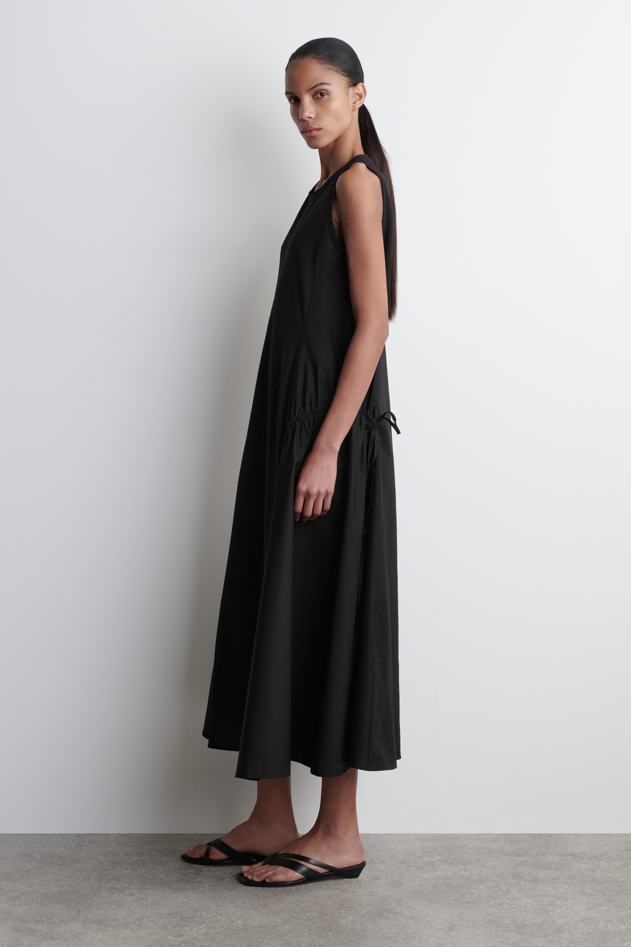 PANELED GATHERED-SIDE MIDI DRESS