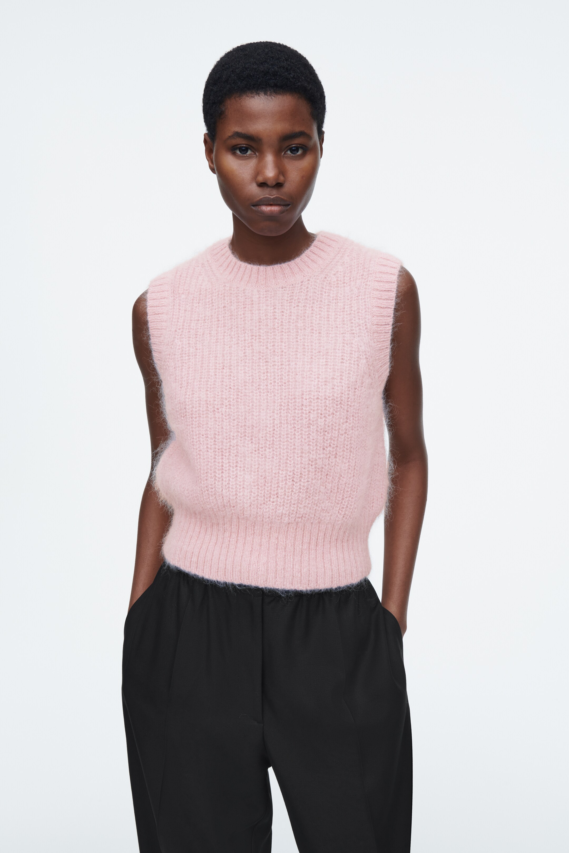 Grotere afbeelding bekijken: MOHAIR KNIT VEST - LICHTROZE - DAMES | H&M NL 1