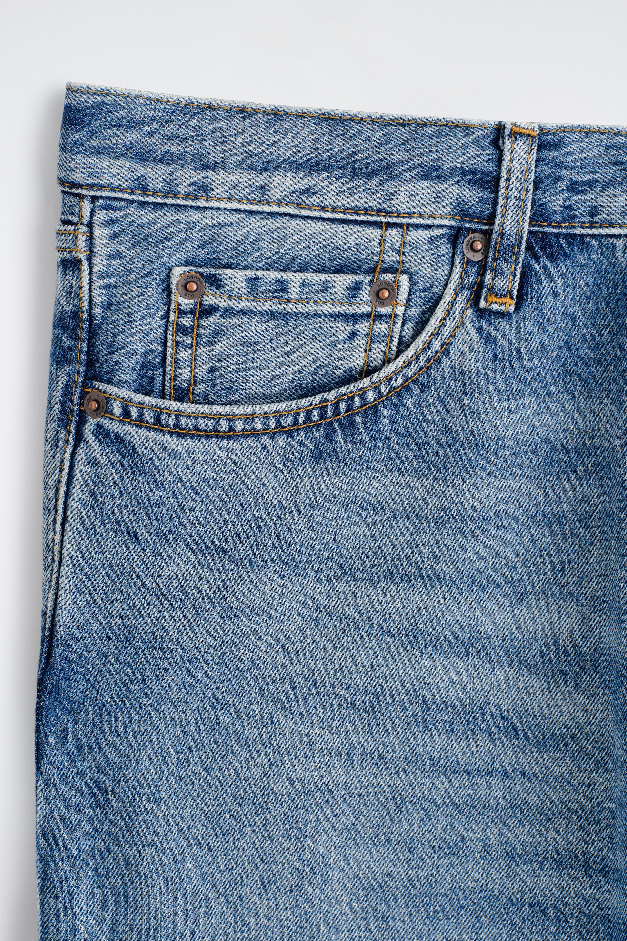 SIGNATURE STRAIGHT-LEG JEANS