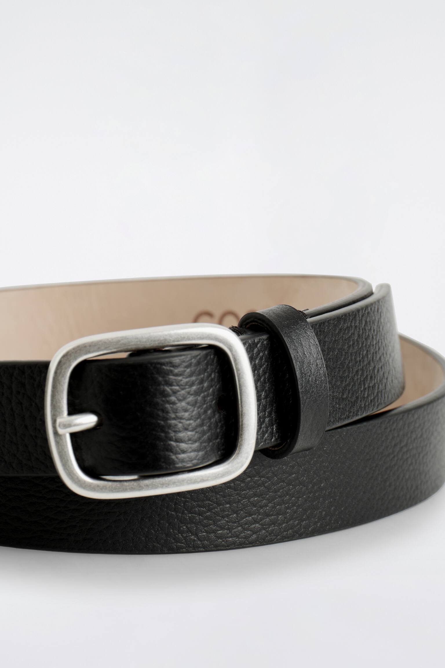 BÄLTE I STRUKTURERAT LÄDER - SVART - 3