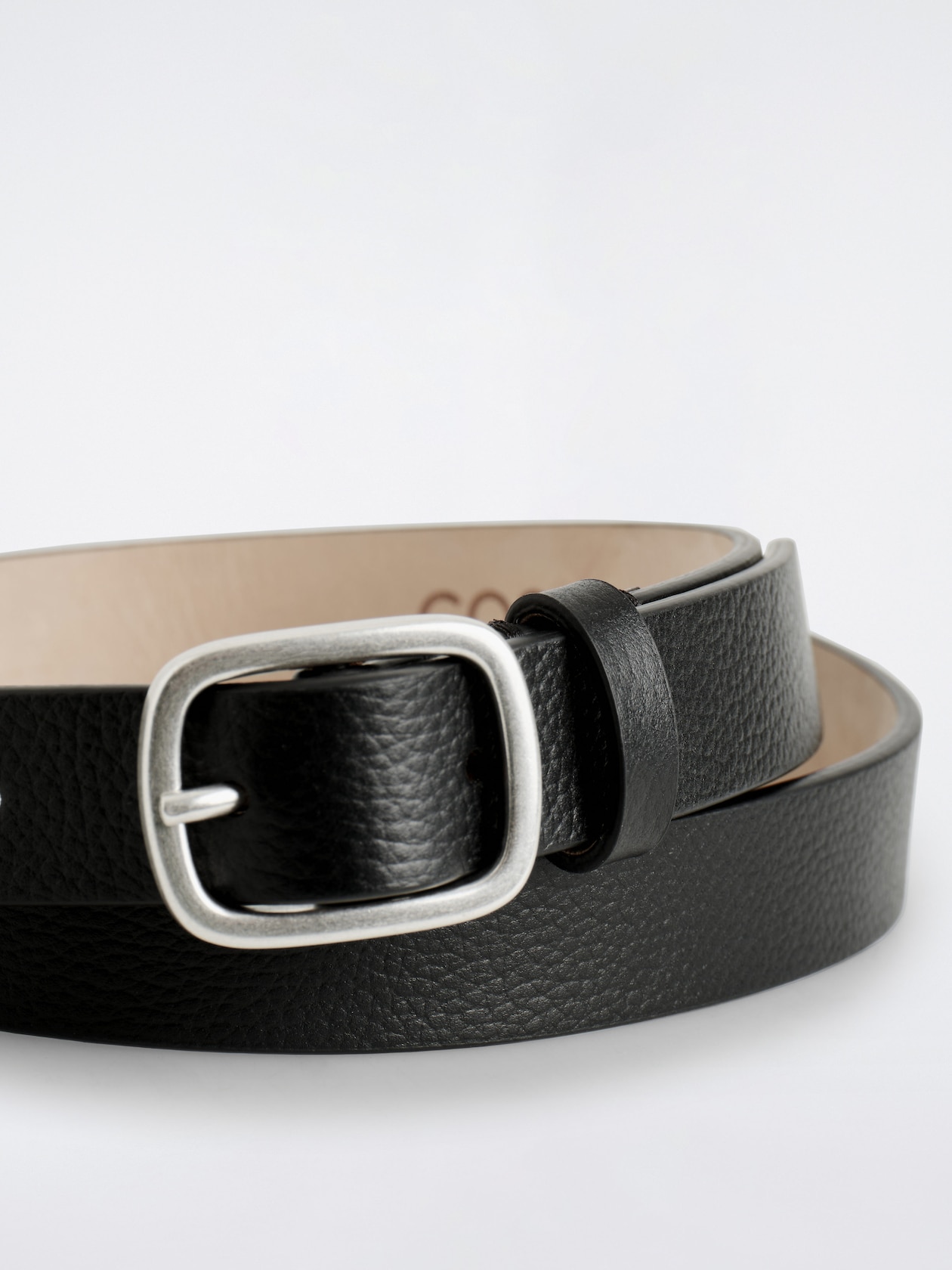 GRAINED-LEATHER BELT - BLACK | COS US display picture 3