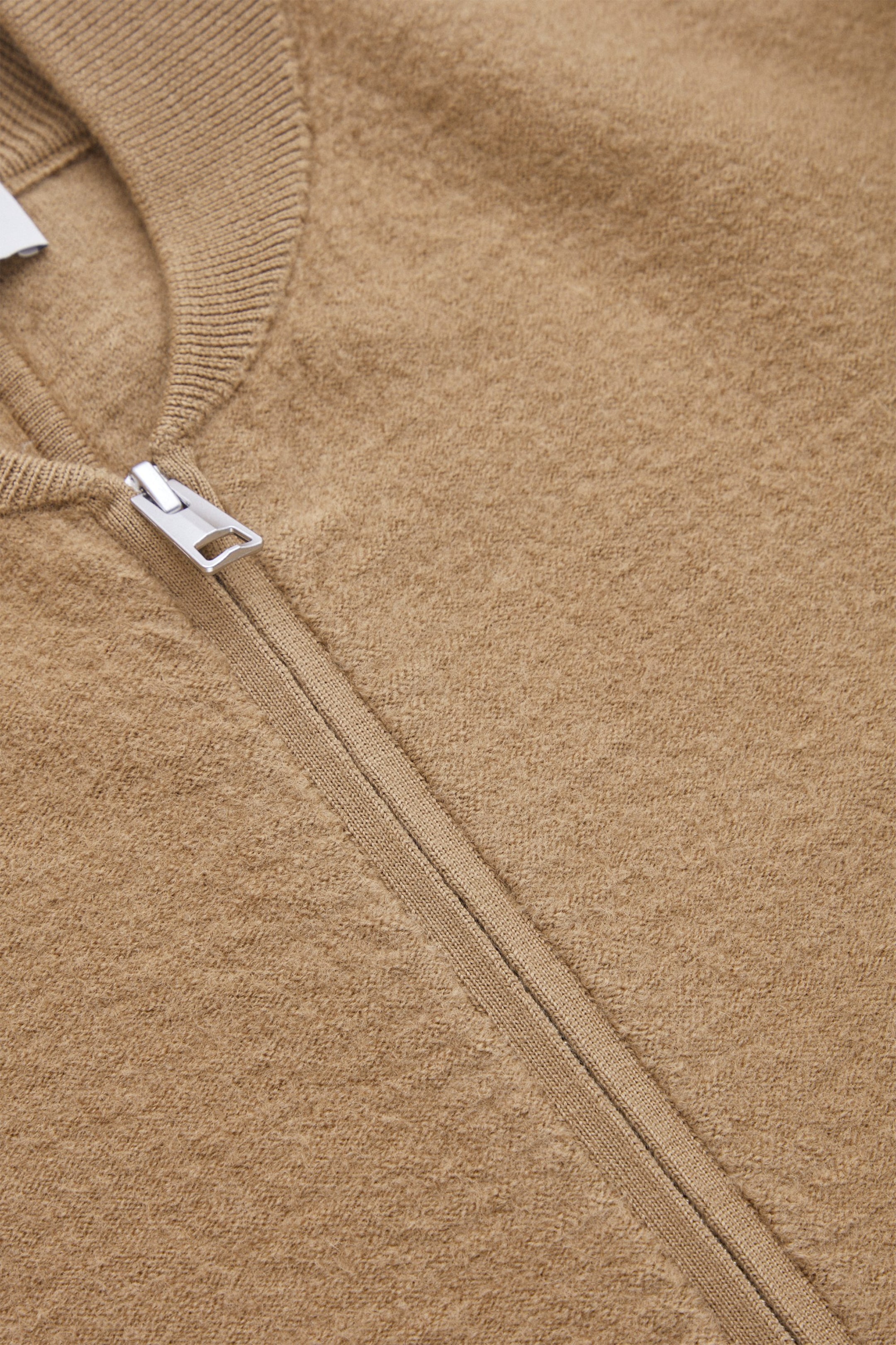 StillMedia/DescriptiveDetail