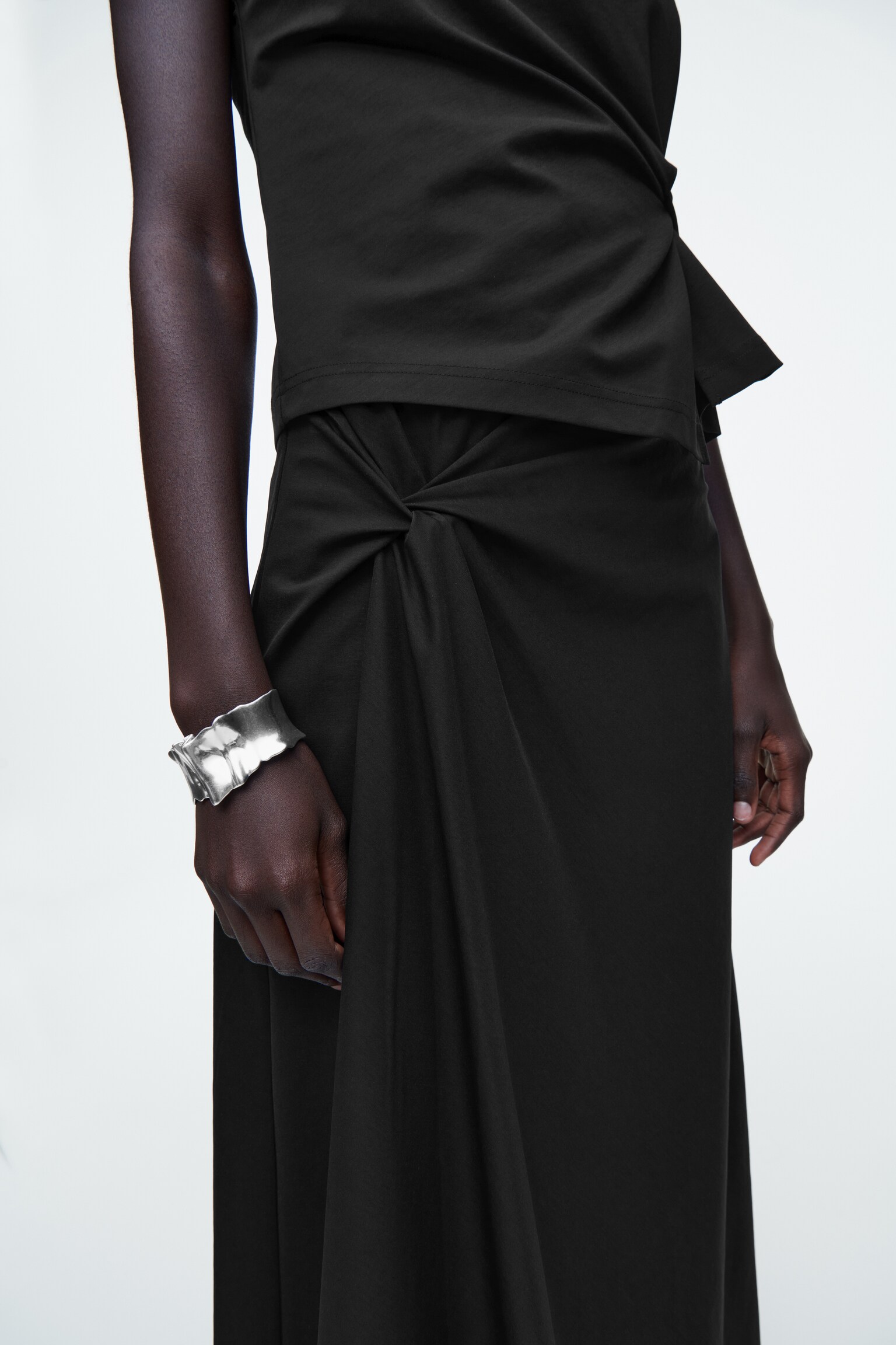 TWIST-DETAIL MIDI SKIRT - BLACK/BROWN - 3