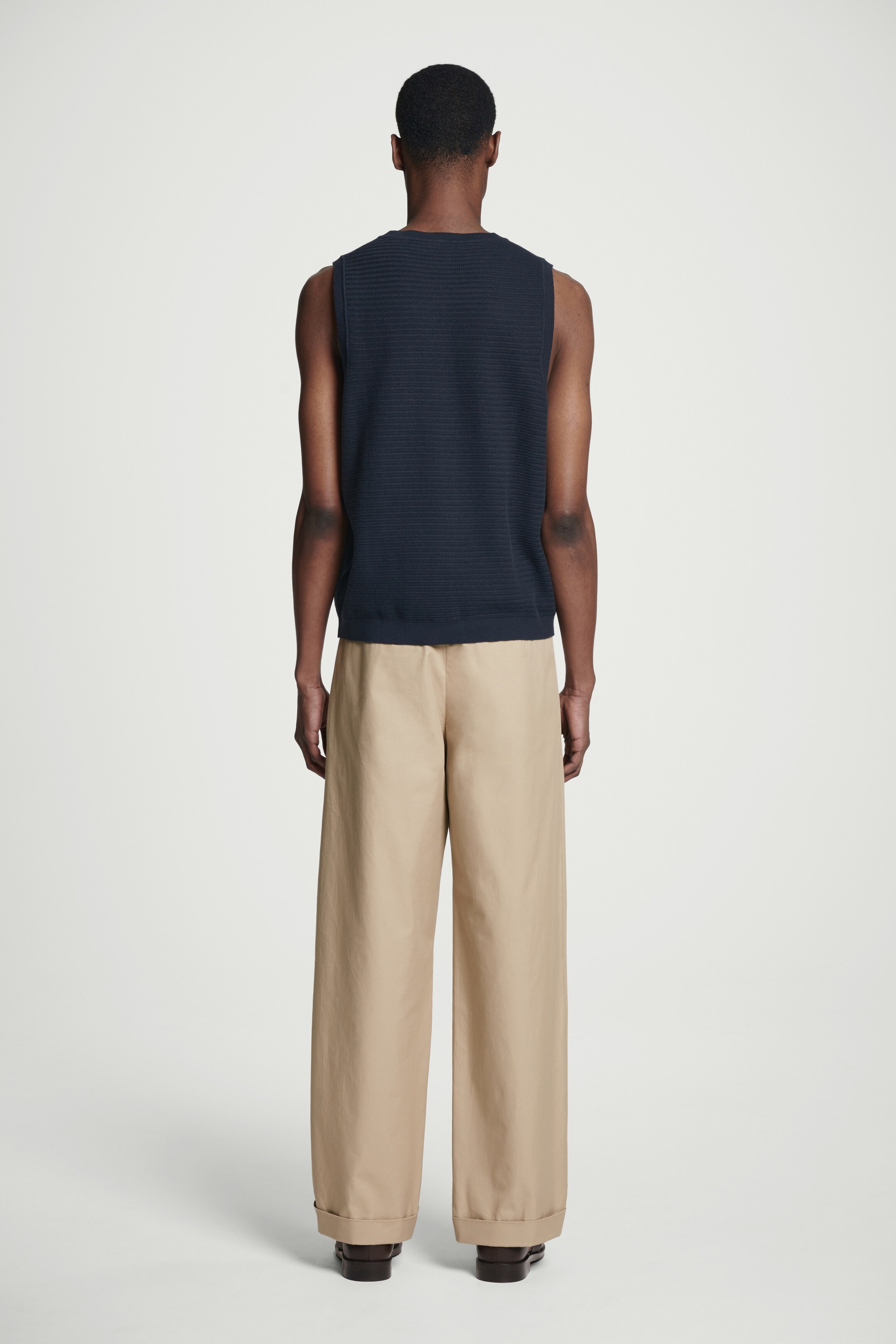 View larger image: TEXTURED KNITTED COTTON TANK TOP - NAVY - Men | H&M GB 4