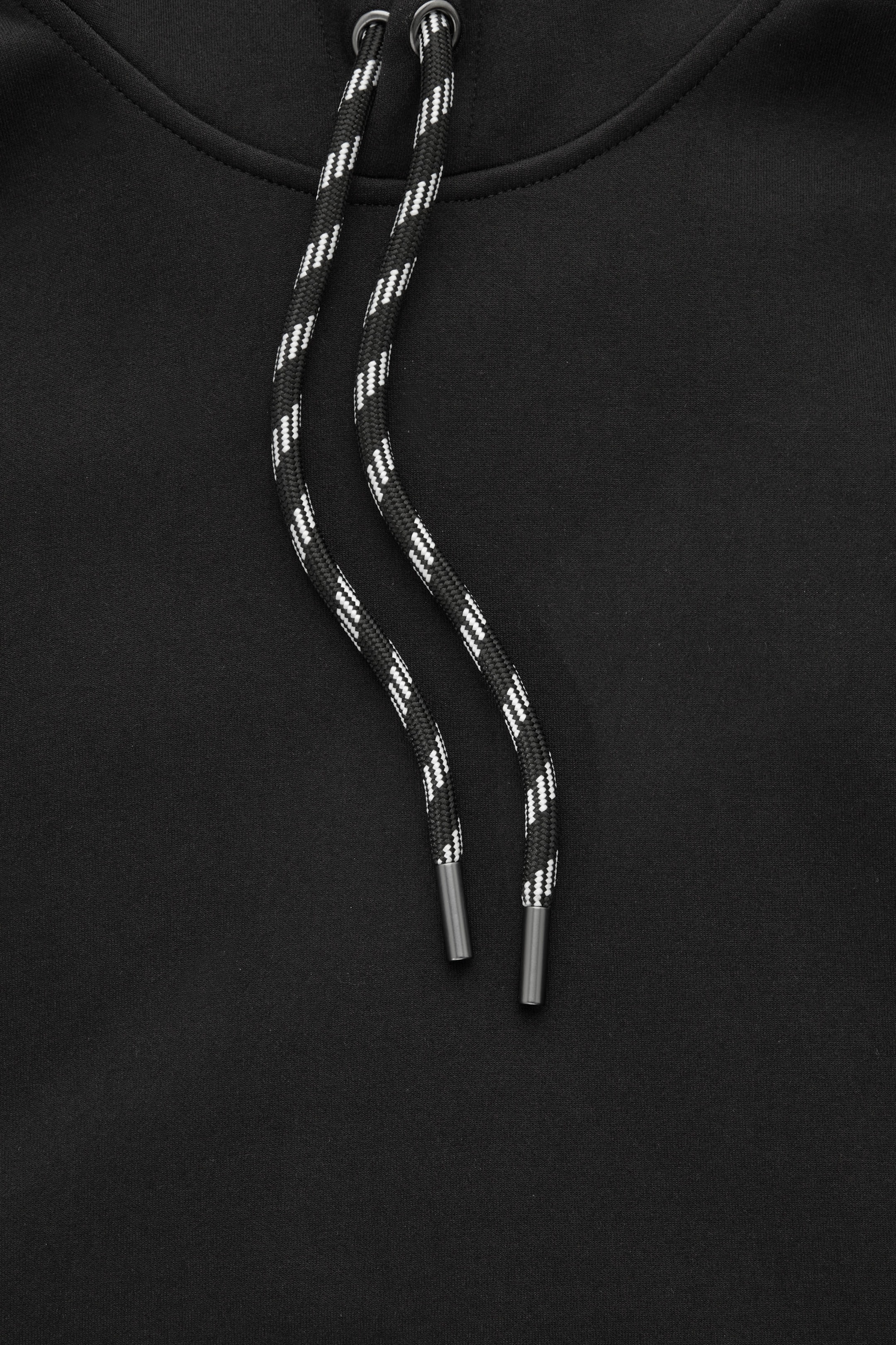 StillMedia/DescriptiveDetail