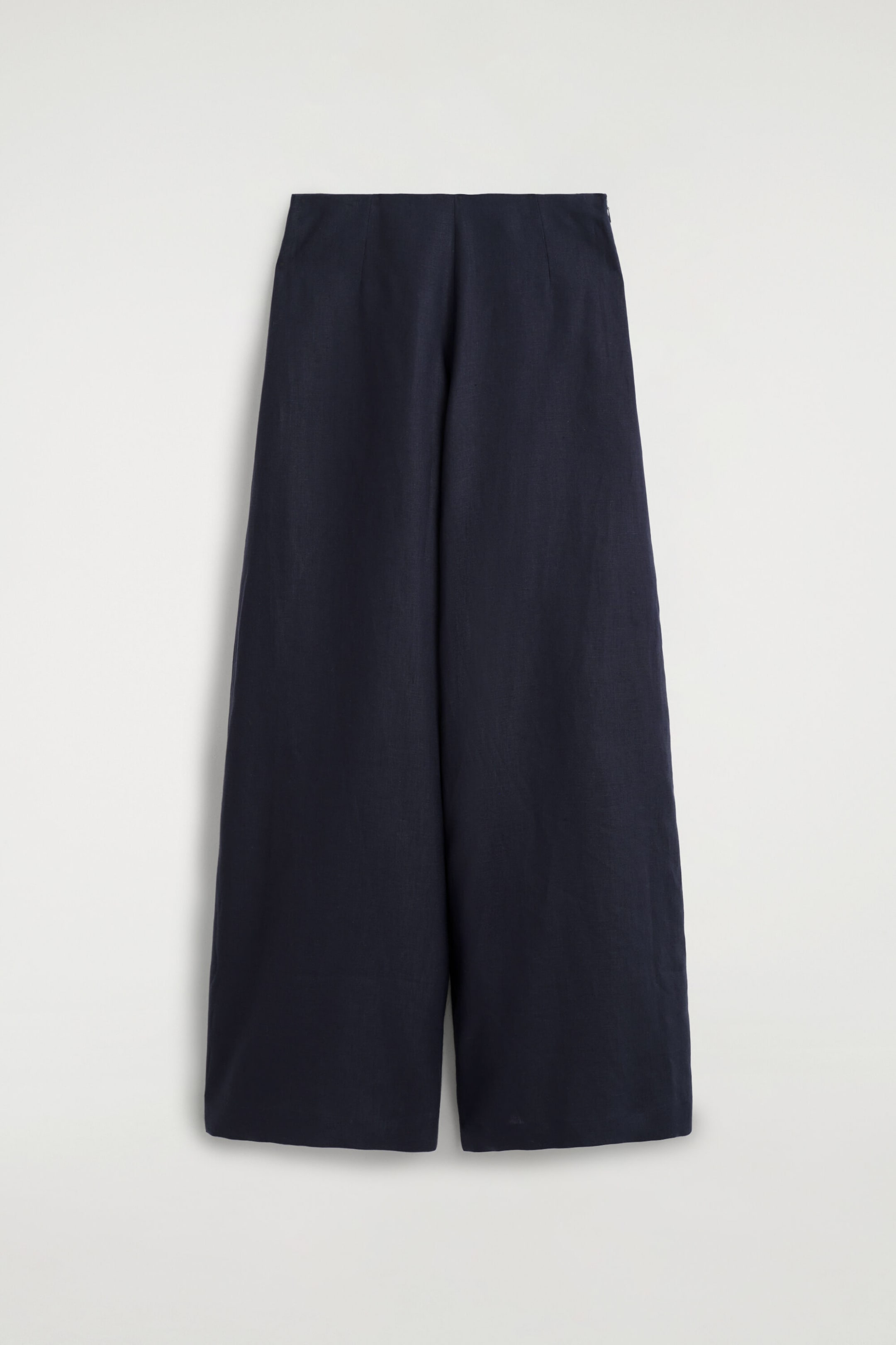LEINENHOSE MIT WEITEM BEIN