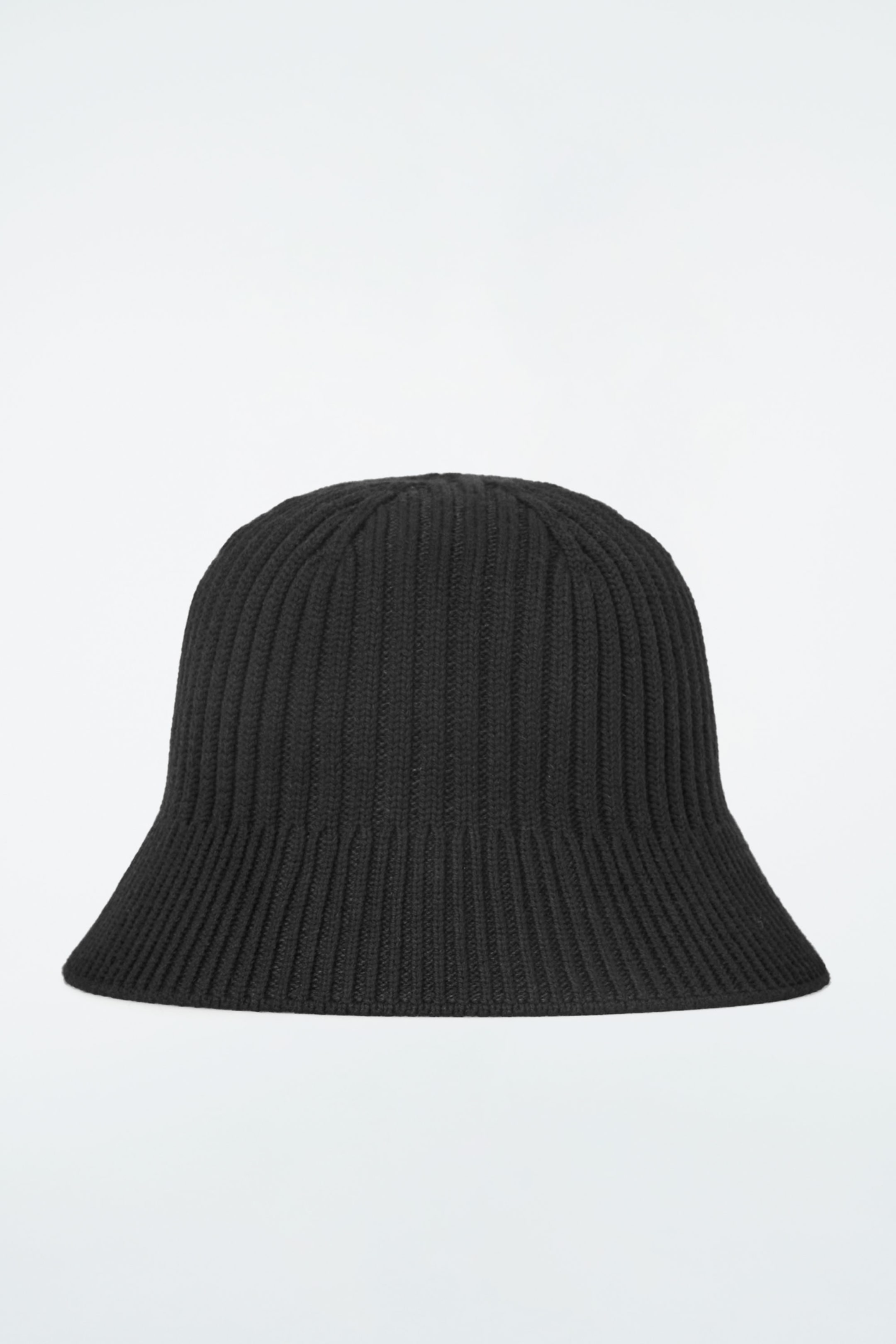 RIBBED-KNIT BUCKET HAT