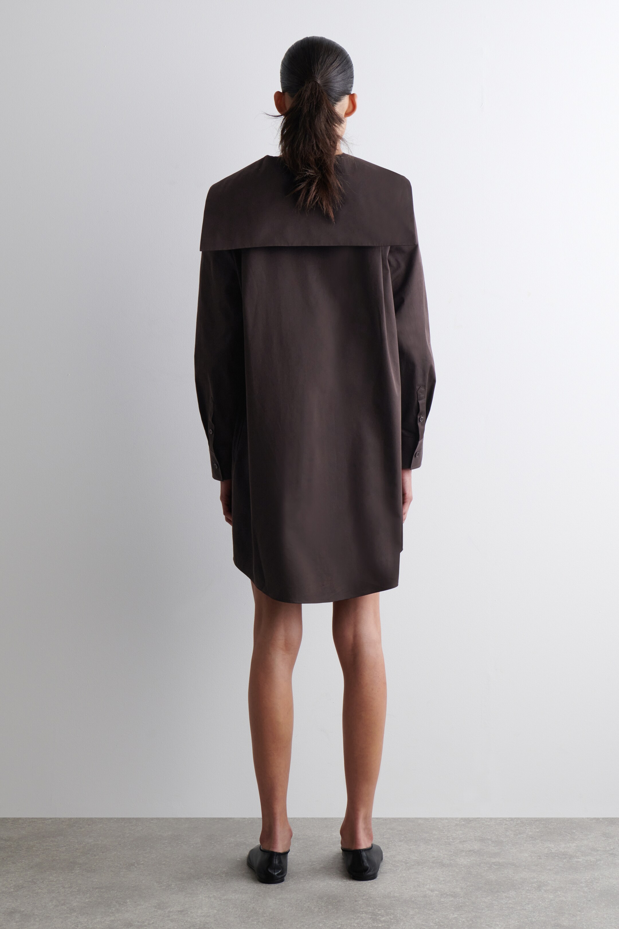 Visualizza immagine più grande: ABITO MINI IN COTONE CON COLLETTO ALLA MARINARA - MARRONE SCURO - DONNA | H&M IT 3