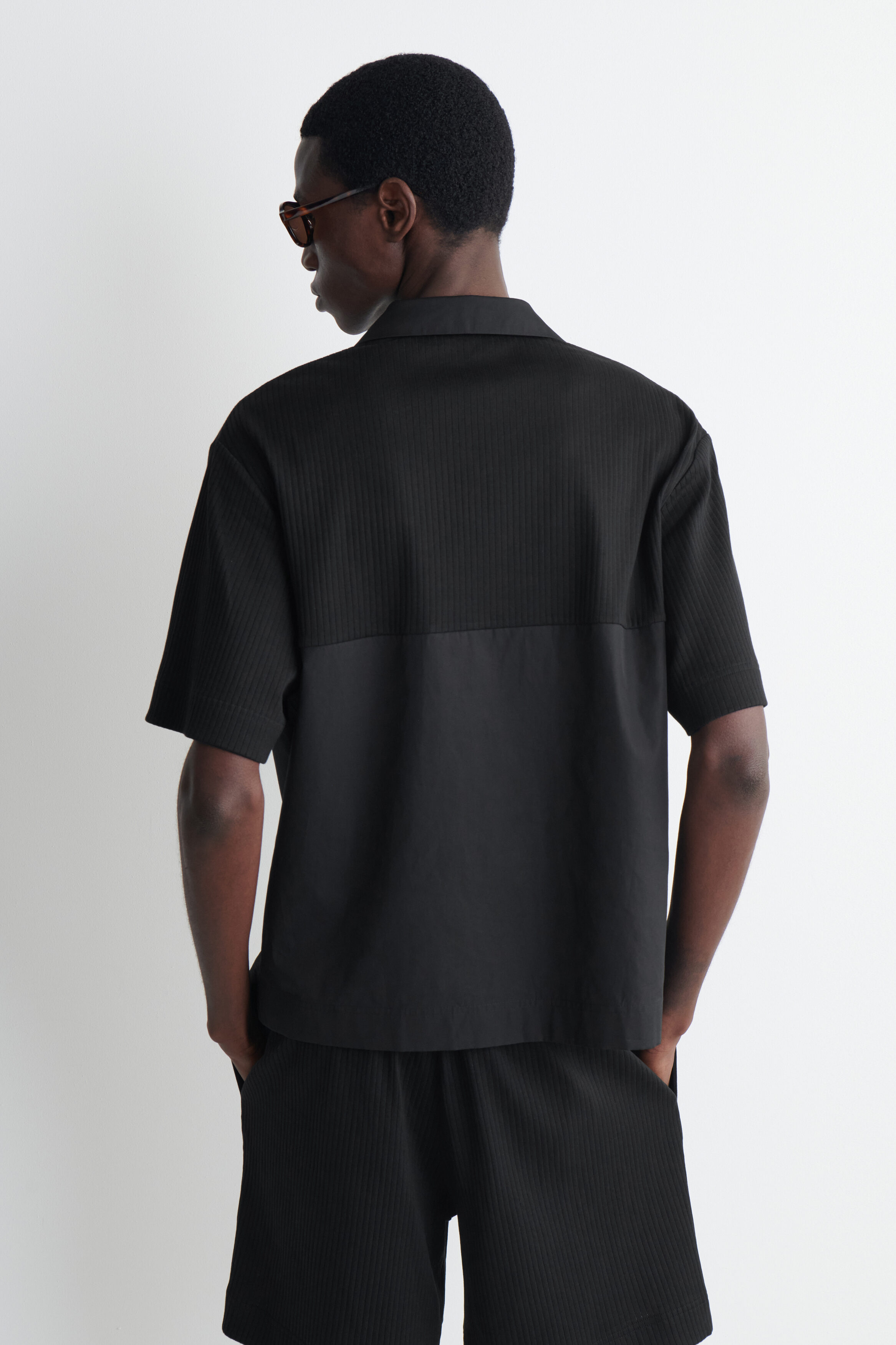 RELAXED CONTRAST-PANEL SHIRT - BLACK | COS US