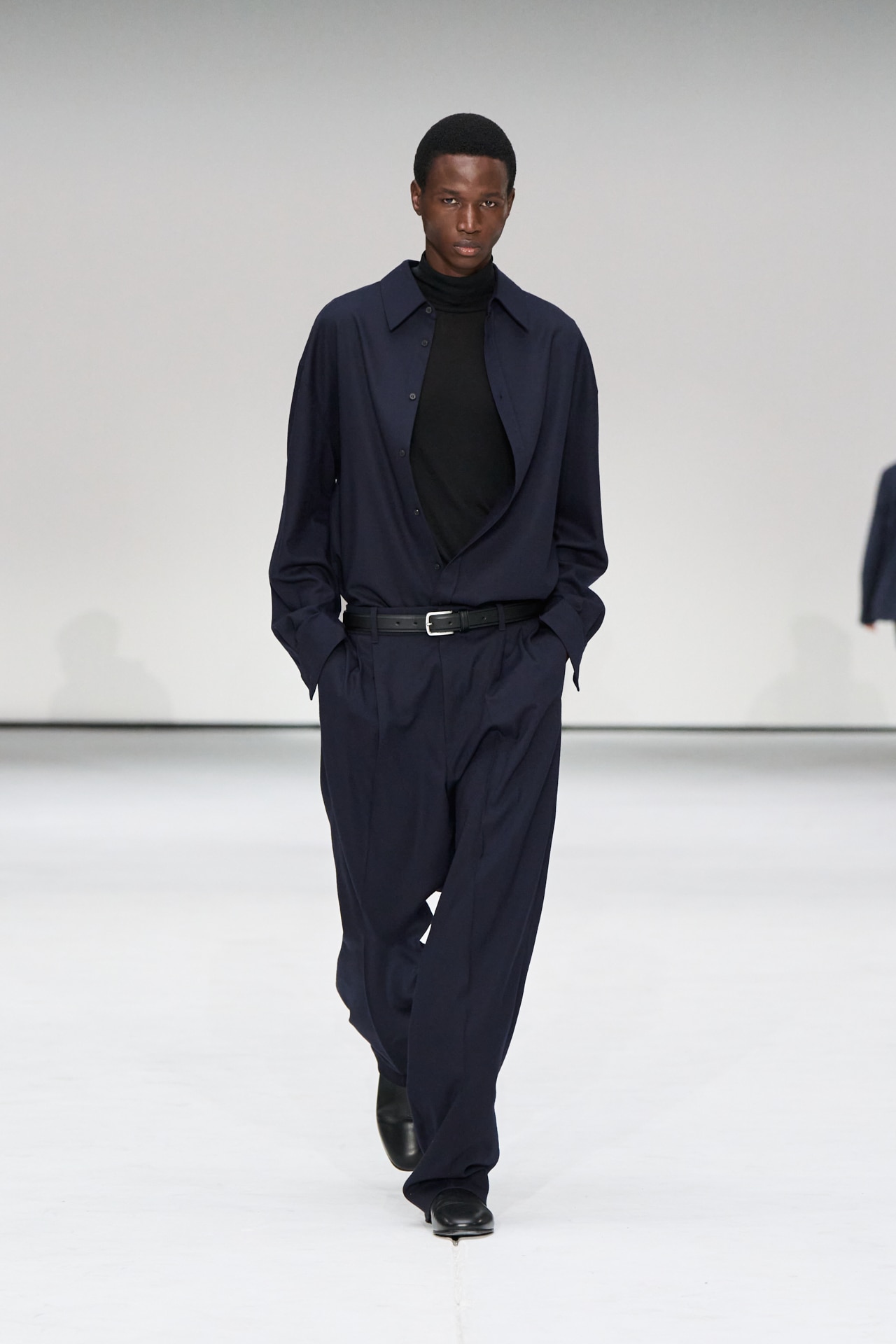 WOOL-FLANNEL PANTS - MIDNIGHT | COS