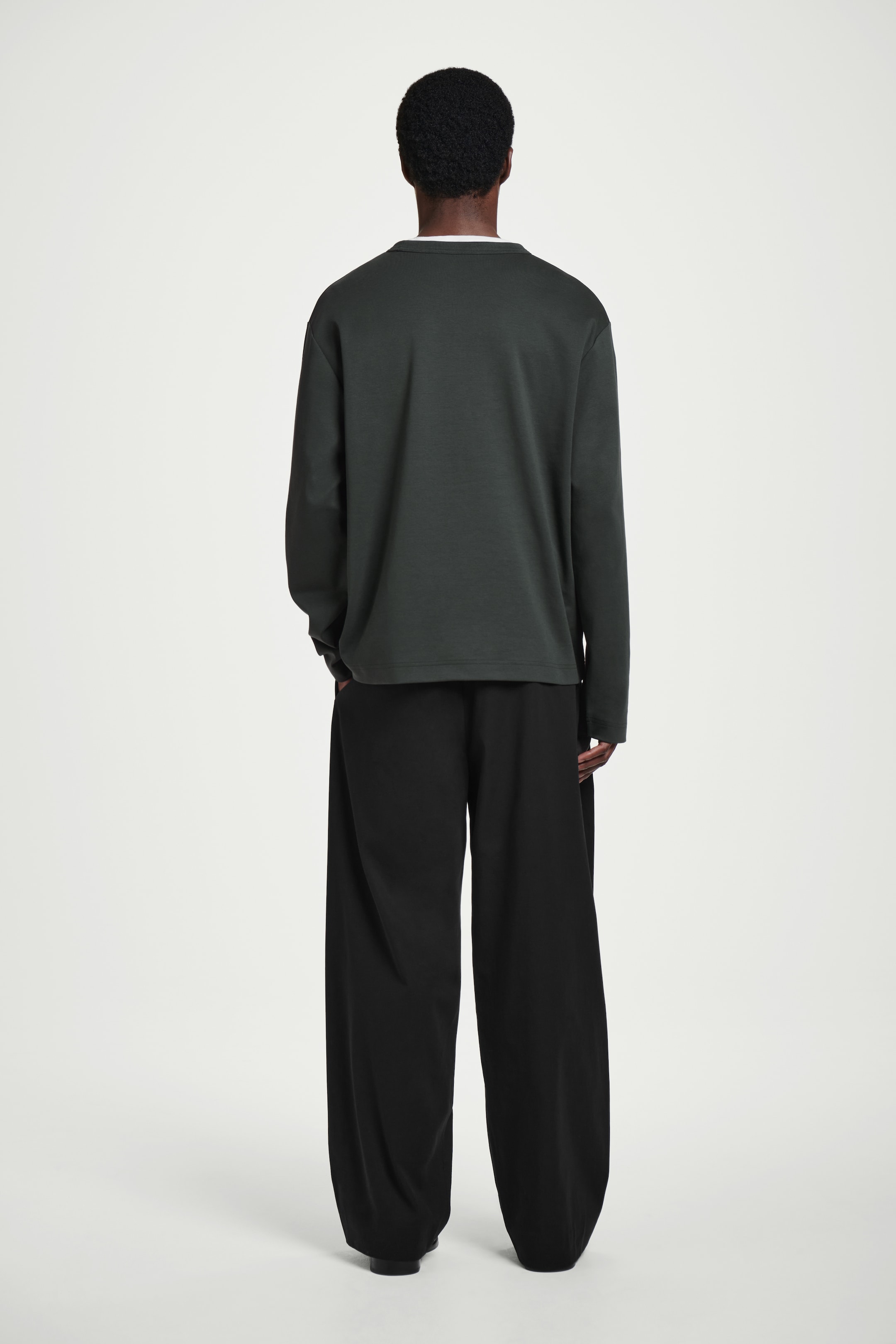 Grotere afbeelding bekijken: Relaxed jersey interlock T-shirt met lange mouwen - DONKERGROEN - HEREN | H&M BE 4