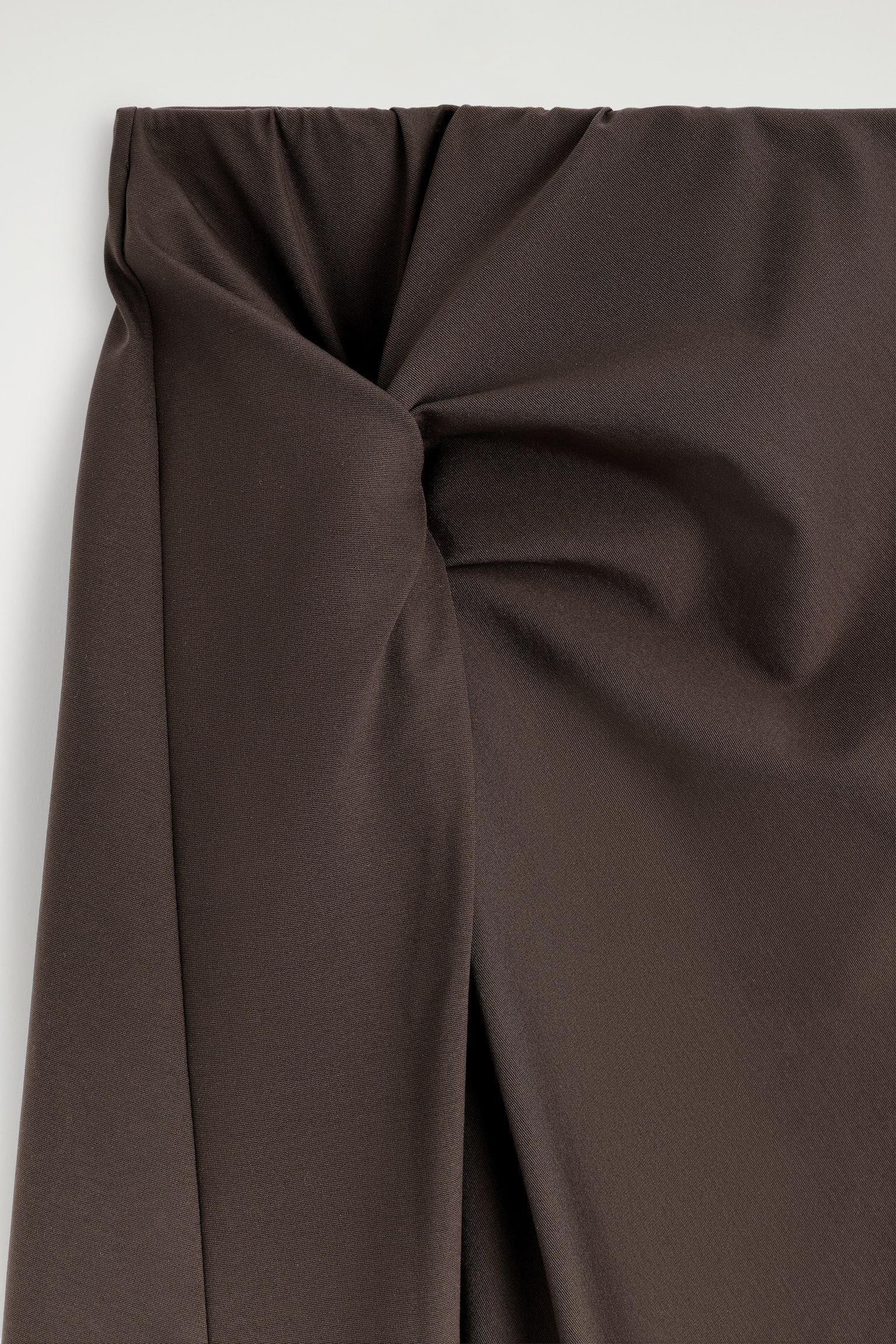 TWIST-DETAIL JERSEY MIDI SKIRT - חום/כחול כהה - 4