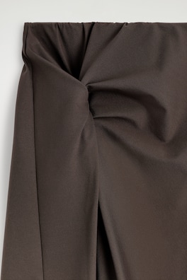 TWIST-DETAIL JERSEY MIDI SKIRT — BROWN 5