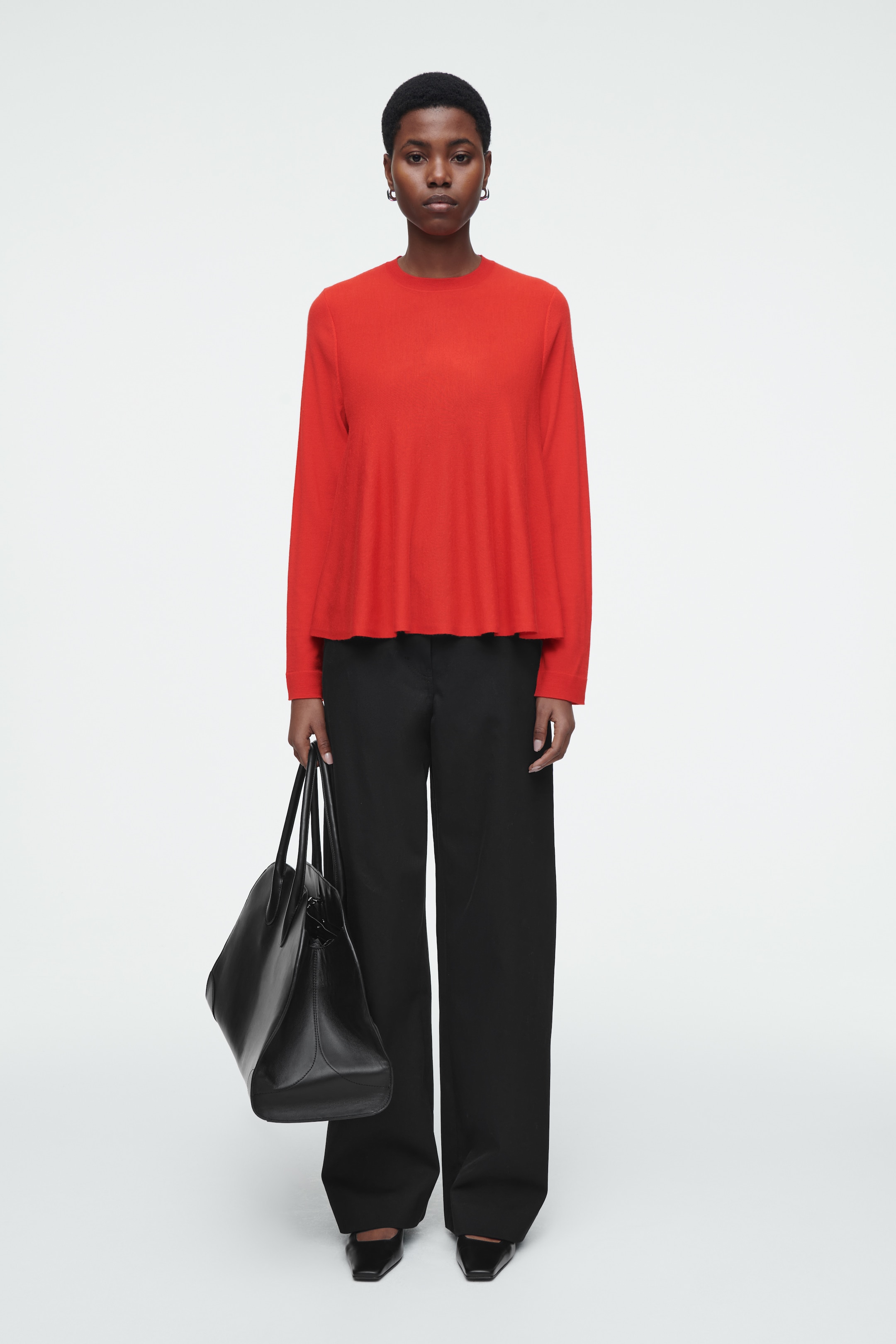Agrandir l'image: PULL TRAPÈZE EN LAINE MÉRINOS - ROUGE - FEMME | H&M CH 3