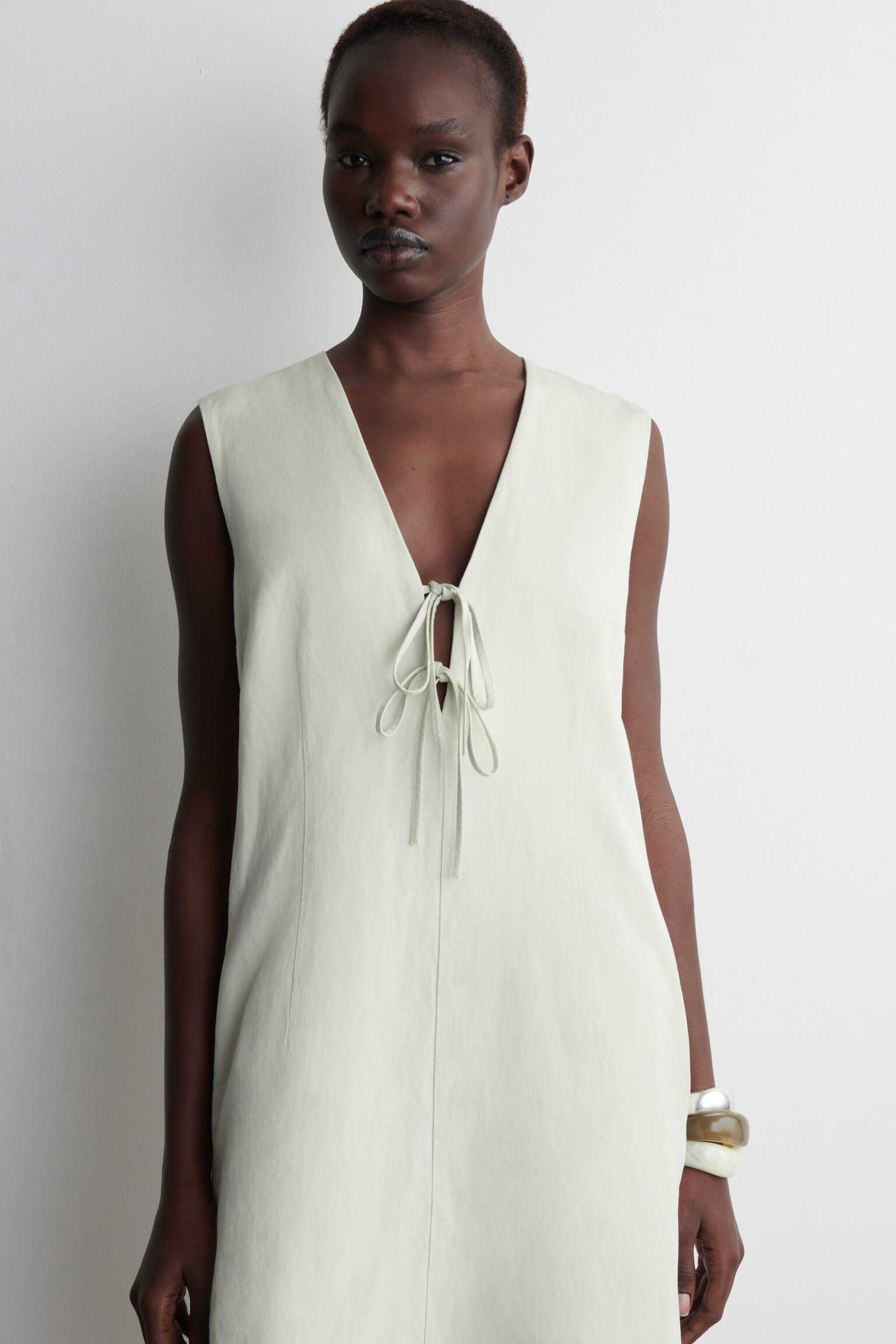 VESTIDO CON LAZOS FRONTALES EN MEZCLA DE LINO - VERDE CLARO/AZUL MARINO - 5