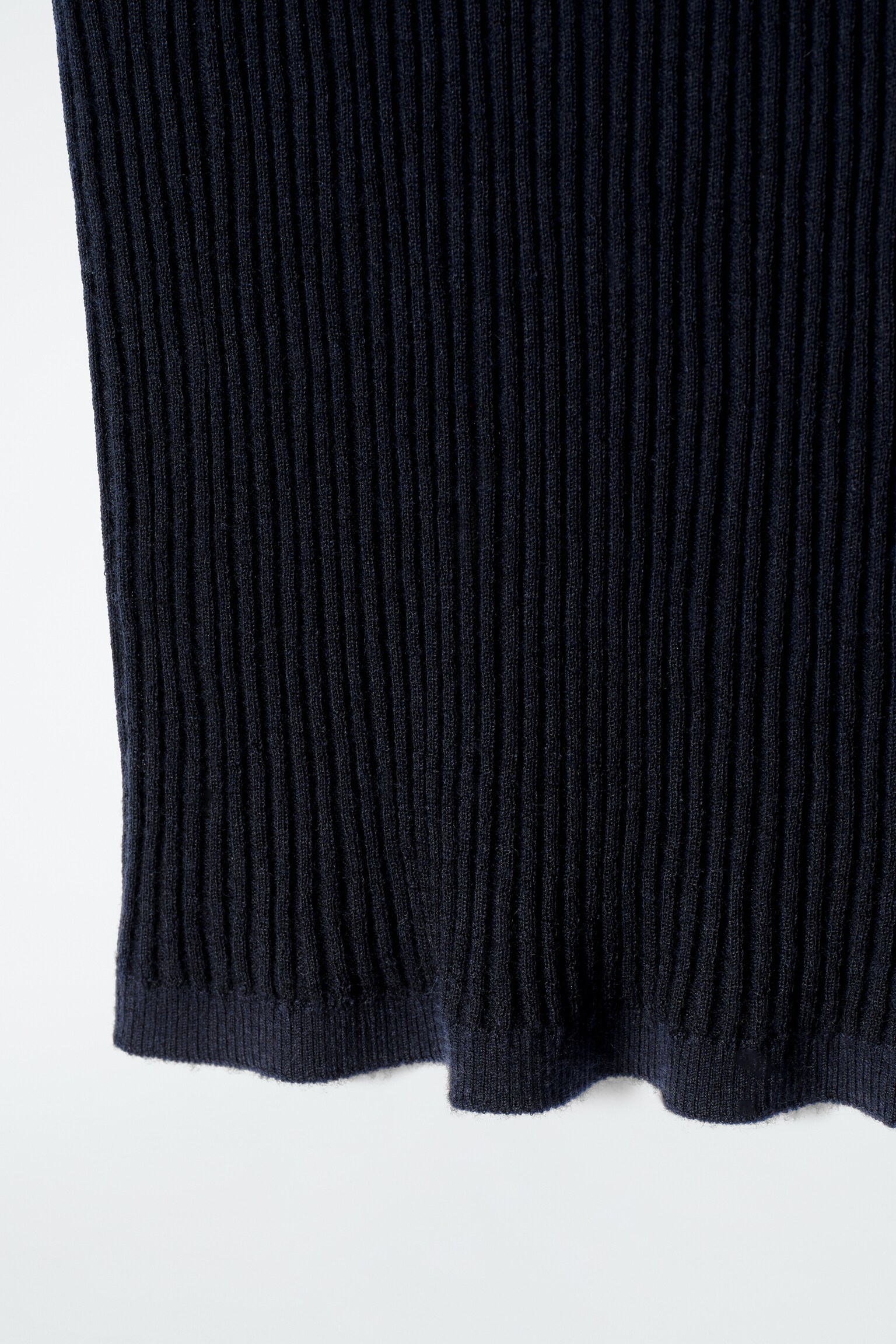 TOP DE TIRANTES DE CACHEMIRA Y SEDA DE CANALÉ - AZUL MARINO - 4