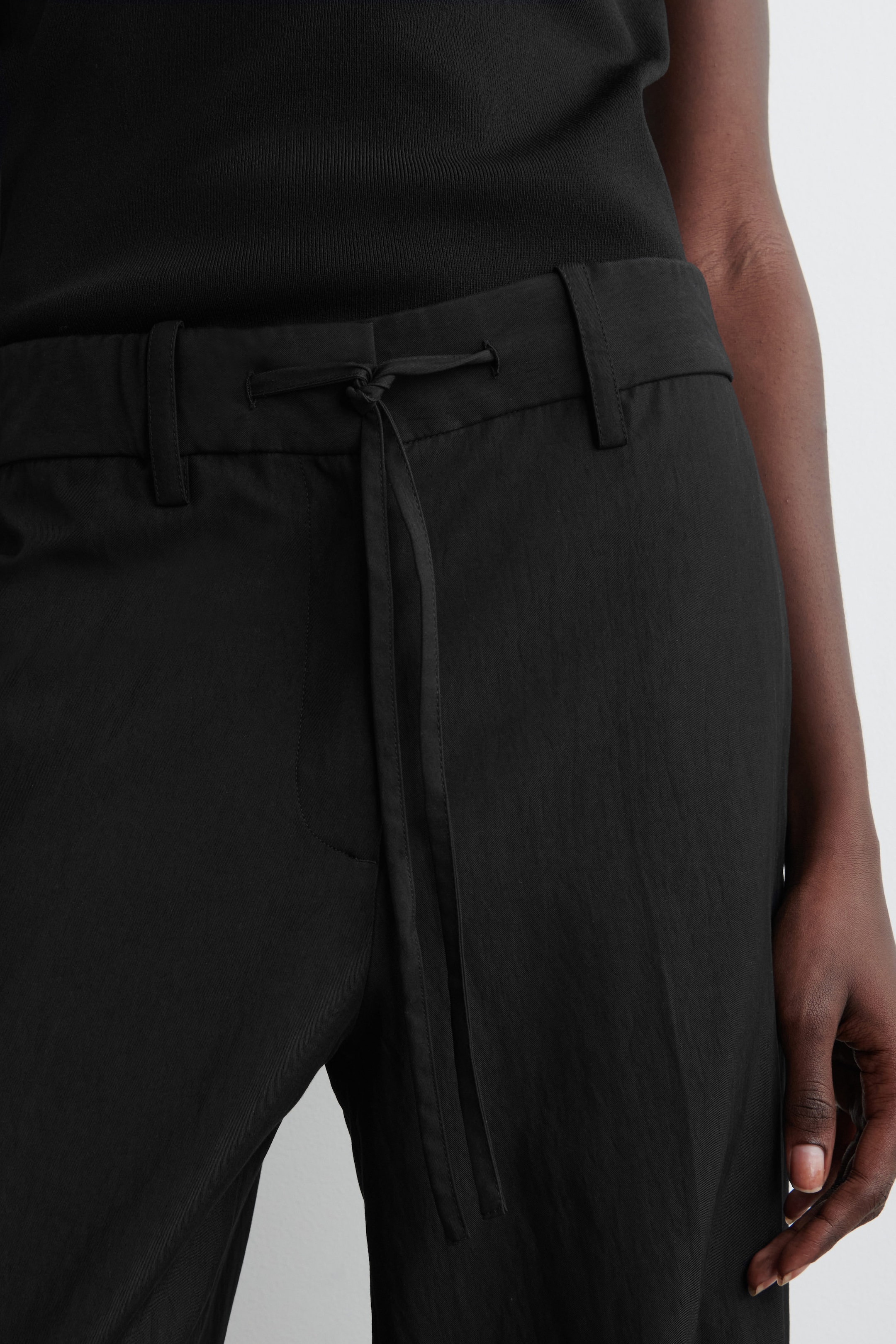 FLUID DRAWSTRING TROUSERS
