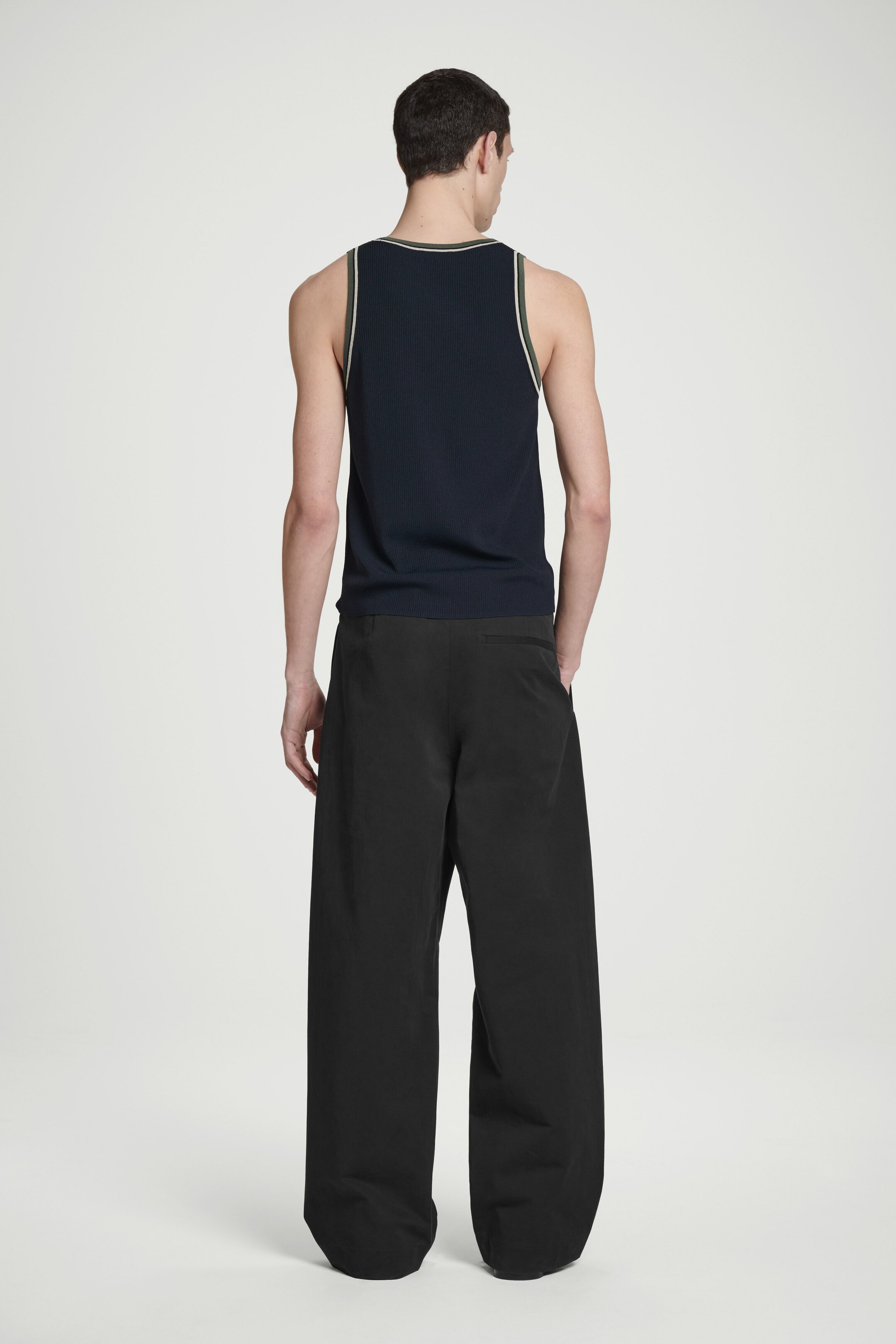 Visualizza immagine più grande: CANOTTA A COSTE CON BORDI A CONTRASTO - BLU NAVY - UOMO | H&M IT 4