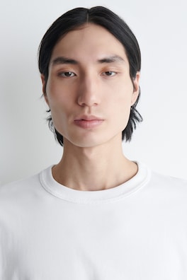 RELAXED JERSEY INTERLOCK LONG-SLEEVED T-SHIRT — WHITE 5