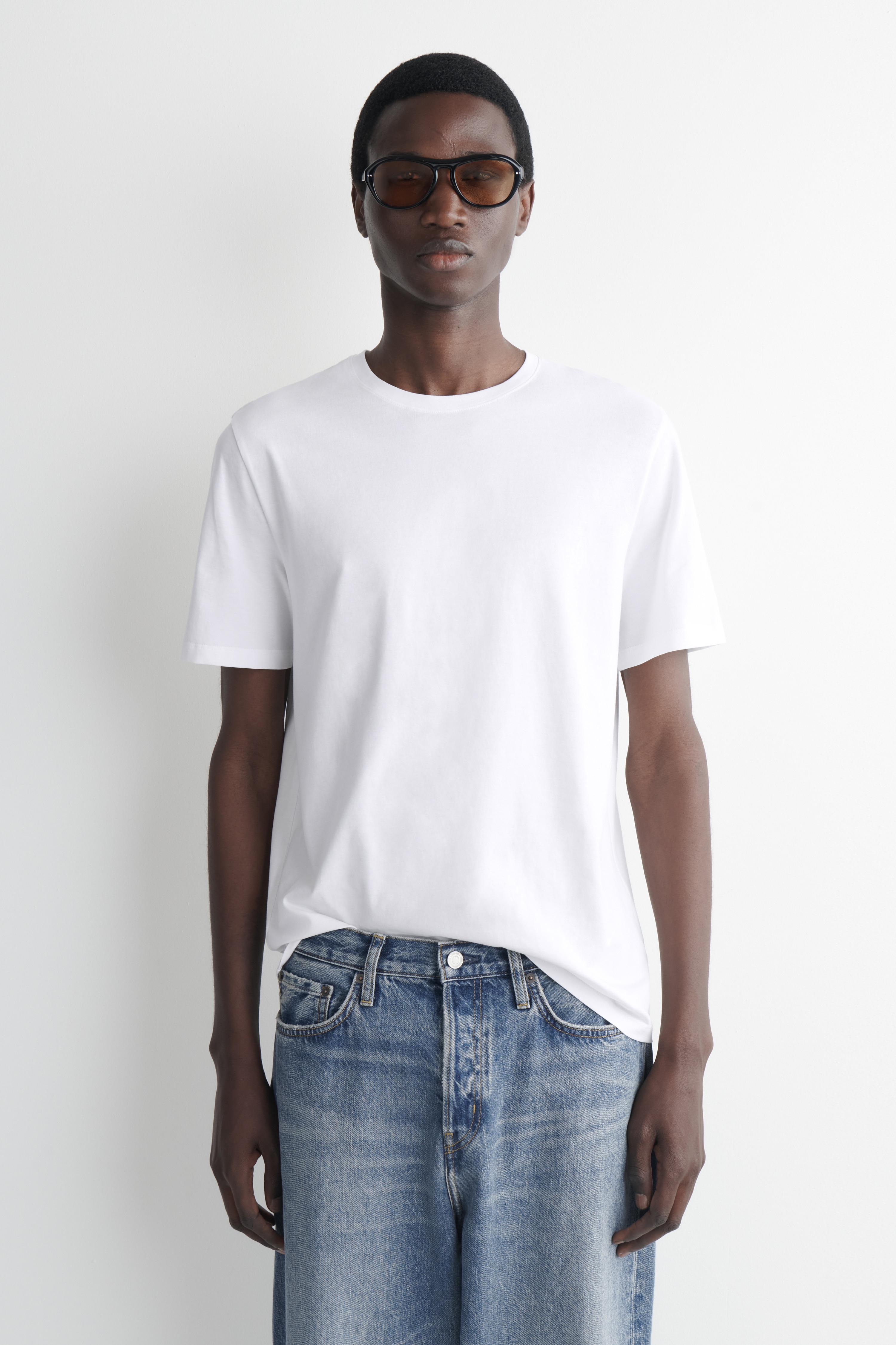 KATOENEN T-SHIRT MET RONDE HALS - WIT/MARINEBLAUW/ZWART