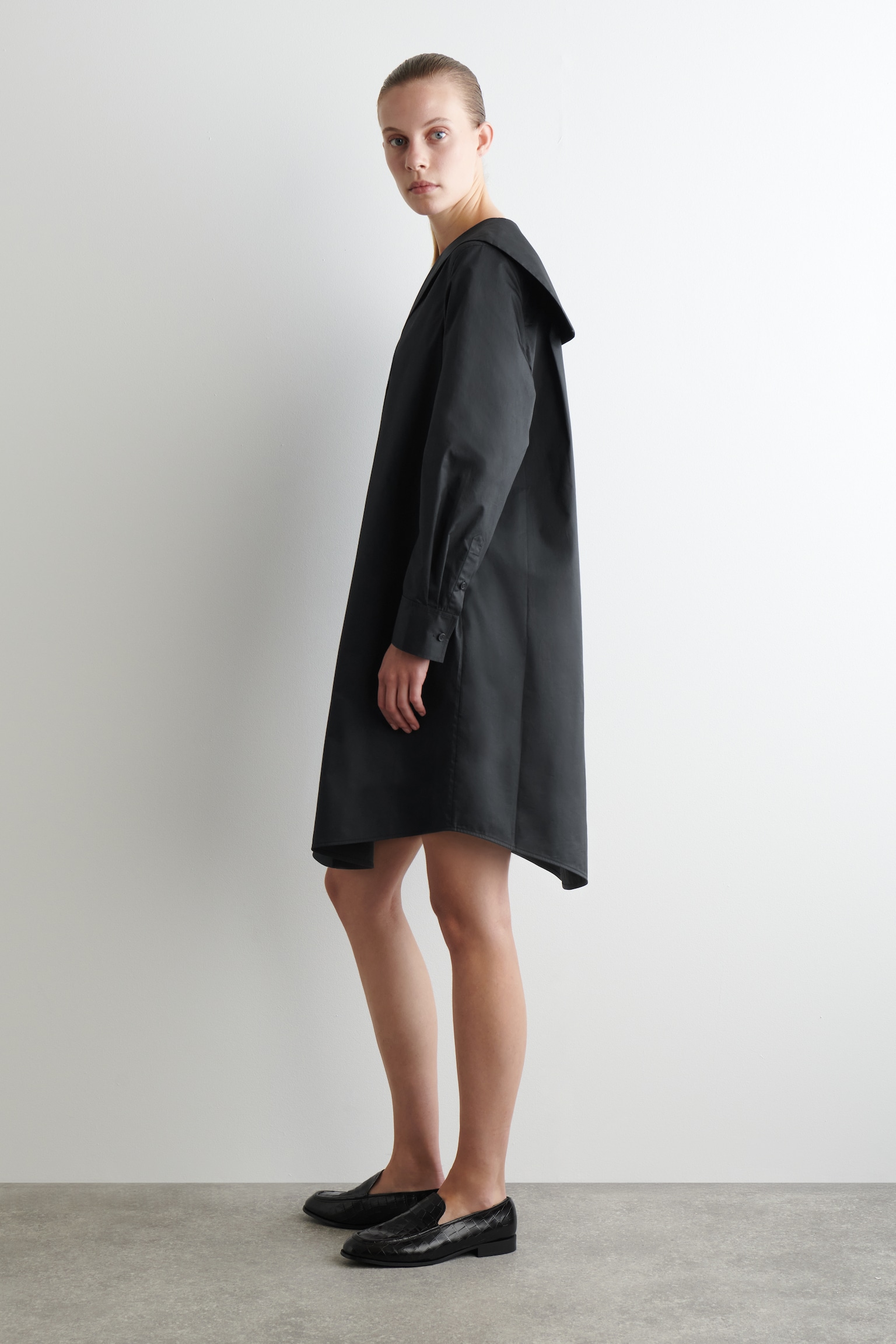 VESTIDO DE ALGODÓN CON CUELLO MARINERO - WASHED BLACK/AZUL CLARO - 7